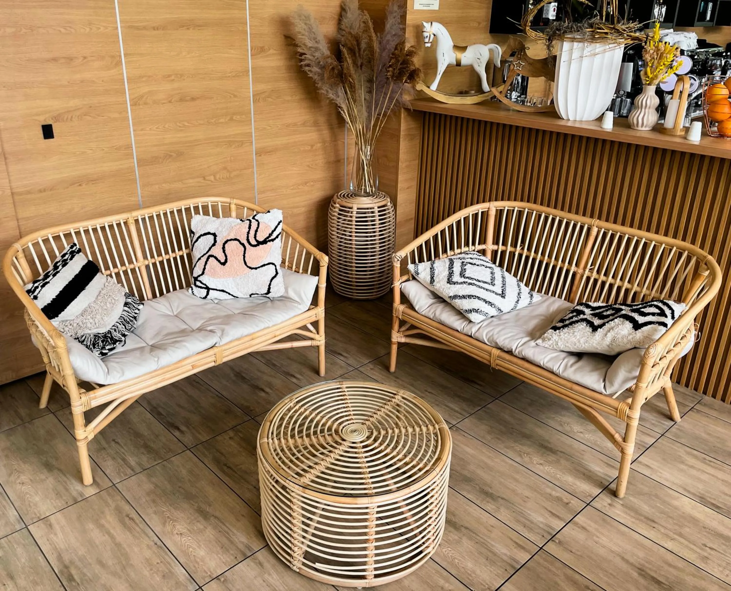 Restaurant/places to eat in Hotel Eureka