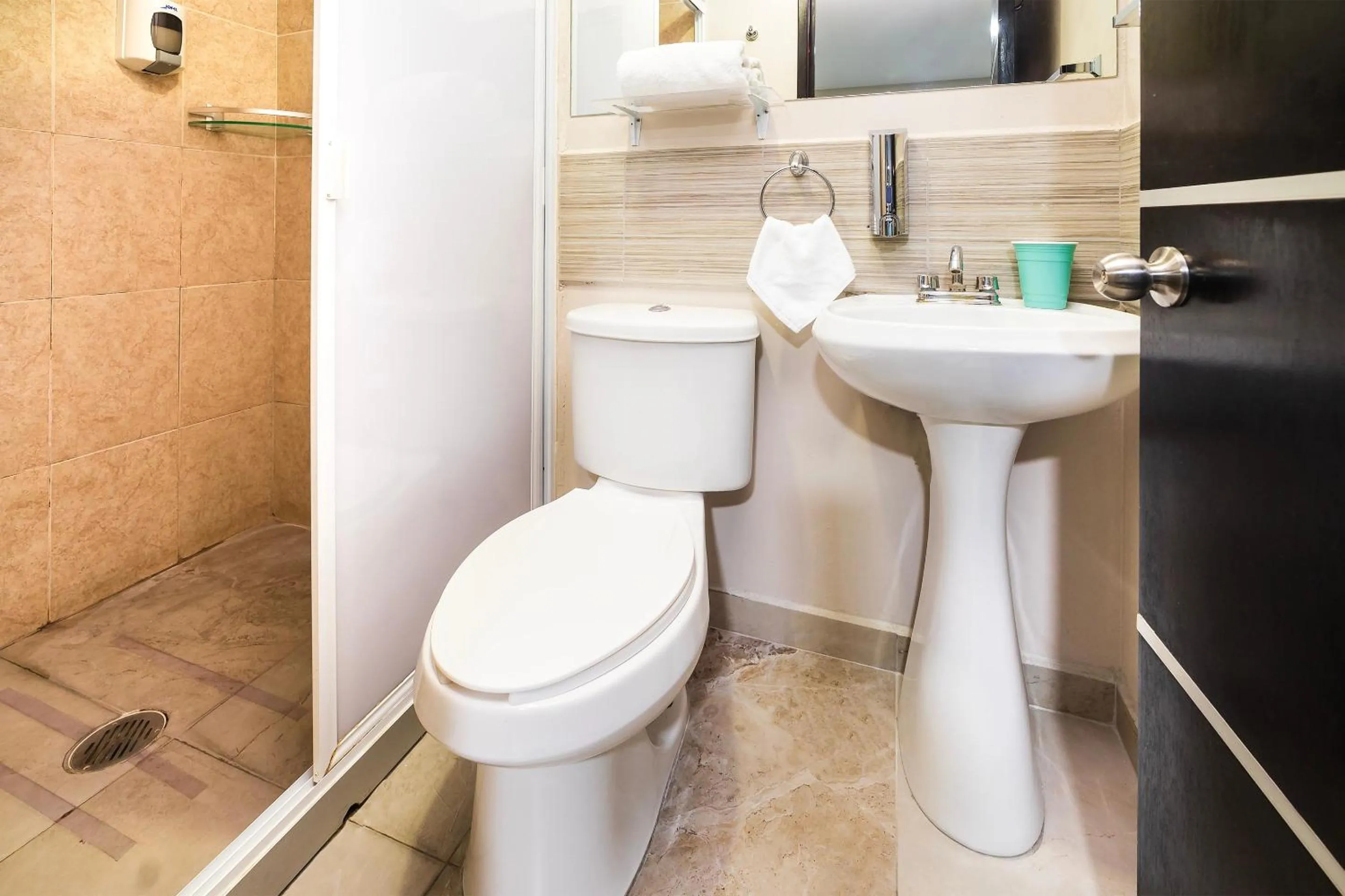 Bathroom in OYO Hotel Boutique Las Campanas