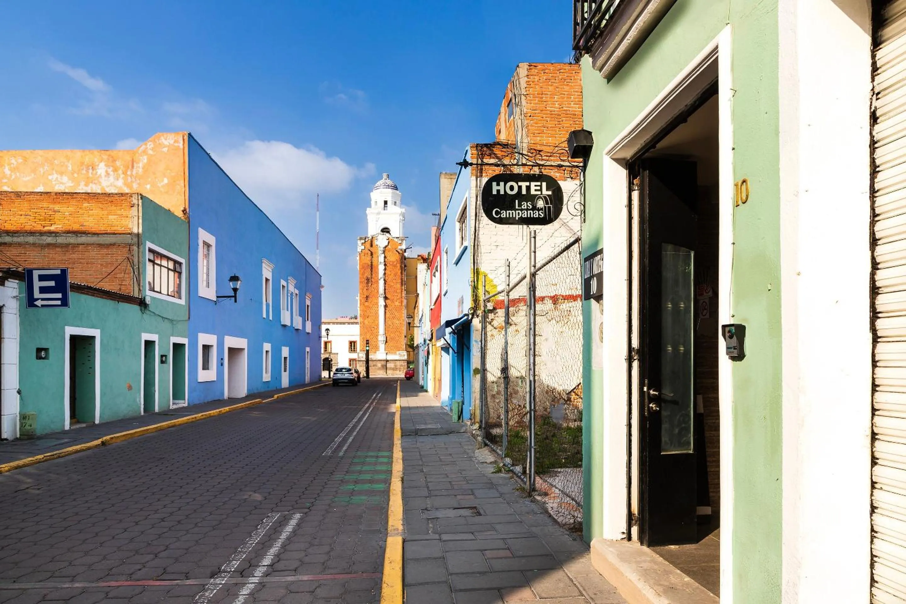Facade/entrance in OYO Hotel Boutique Las Campanas