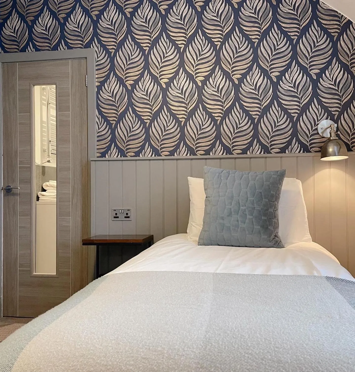 Bed in Ravenscraig Guest House