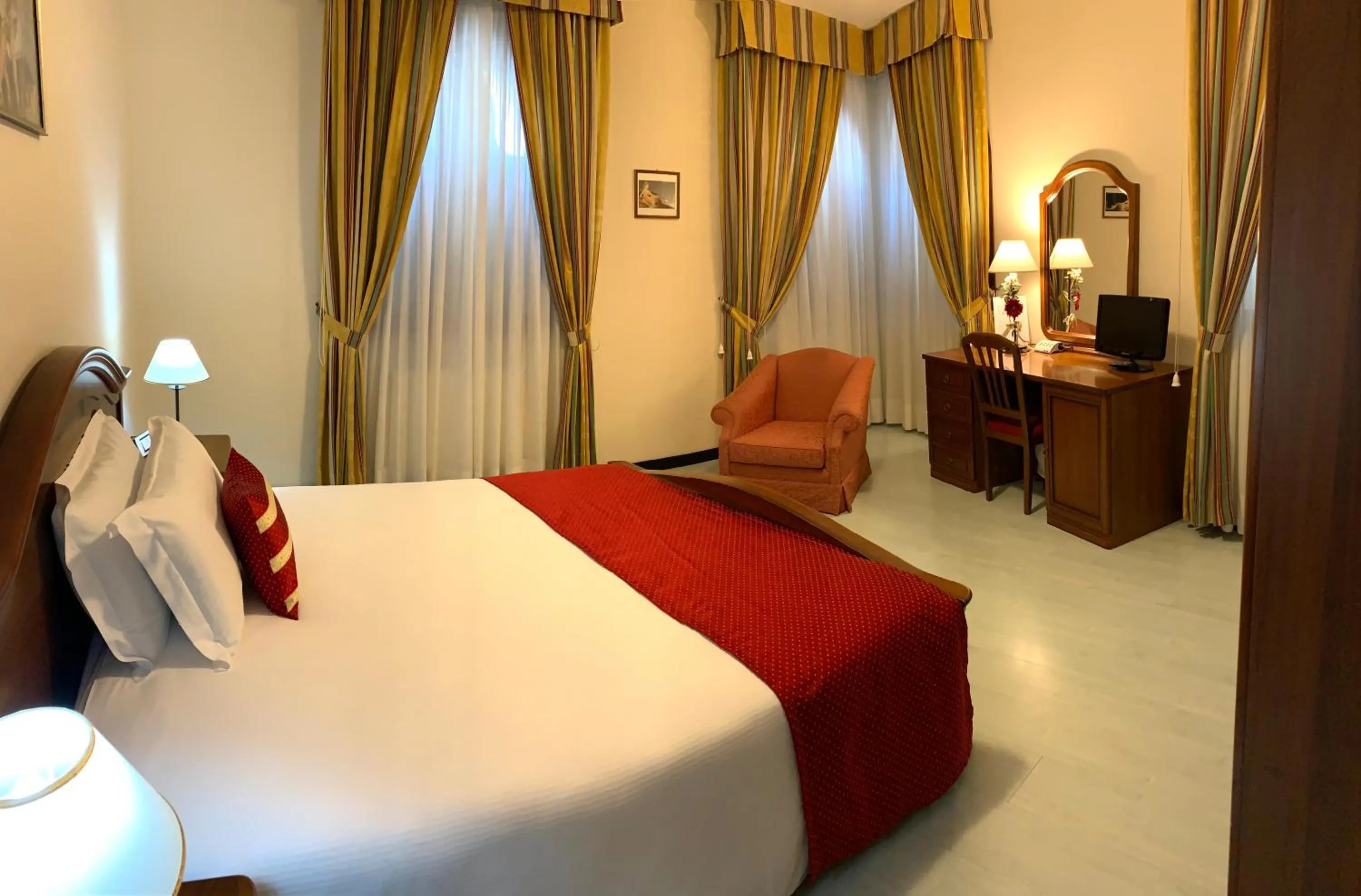 Photo of the whole room, Bed in Albergo Italia