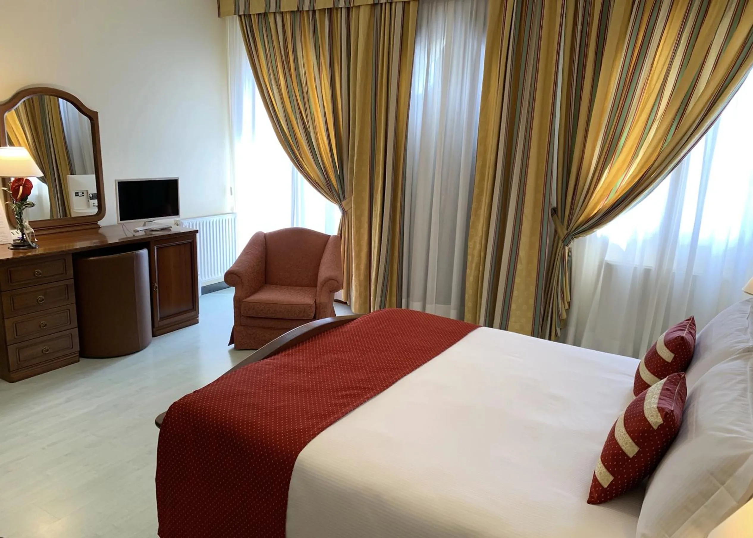 Photo of the whole room, Bed in Albergo Italia