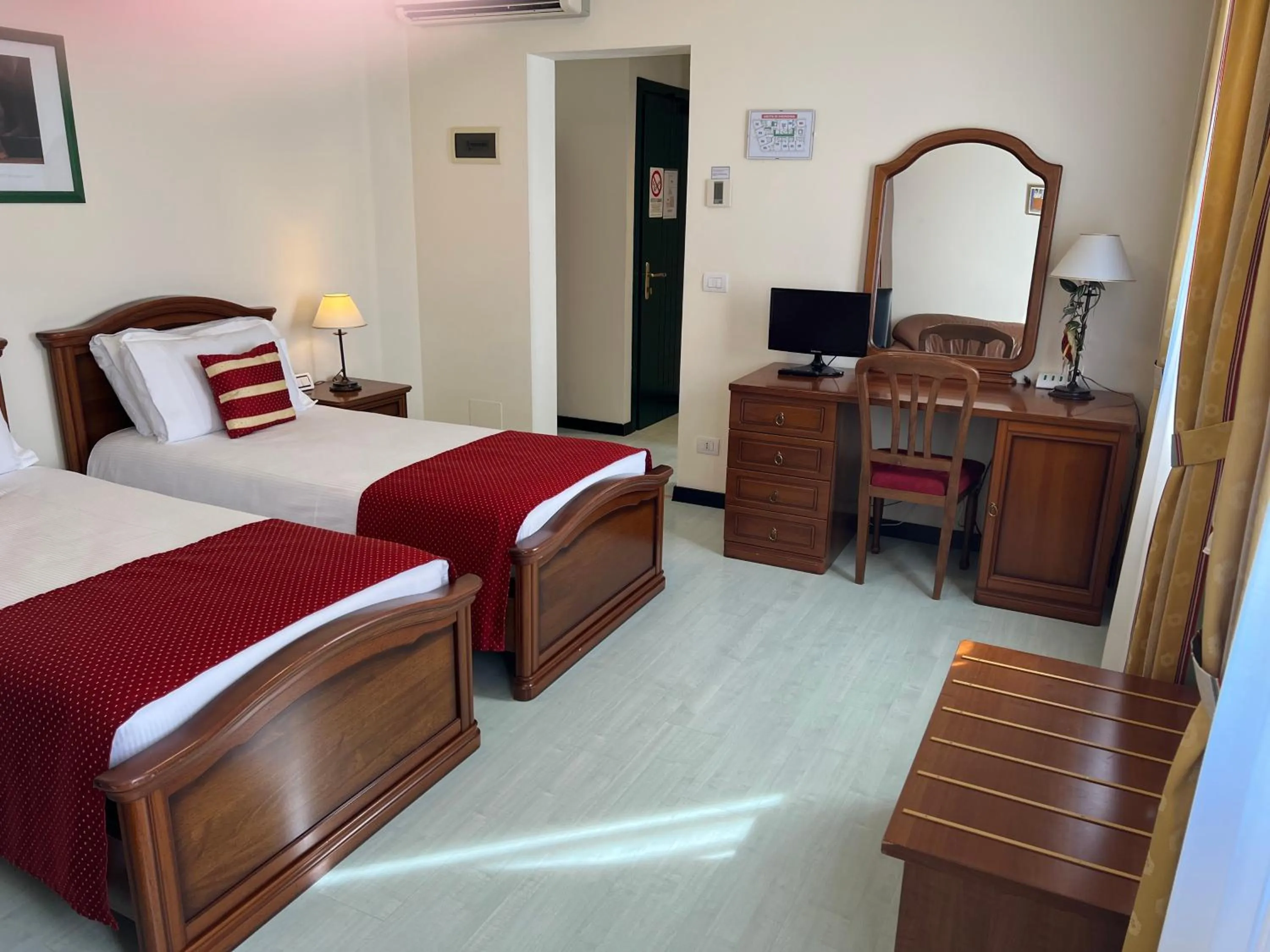 Bedroom, Bed in Albergo Italia