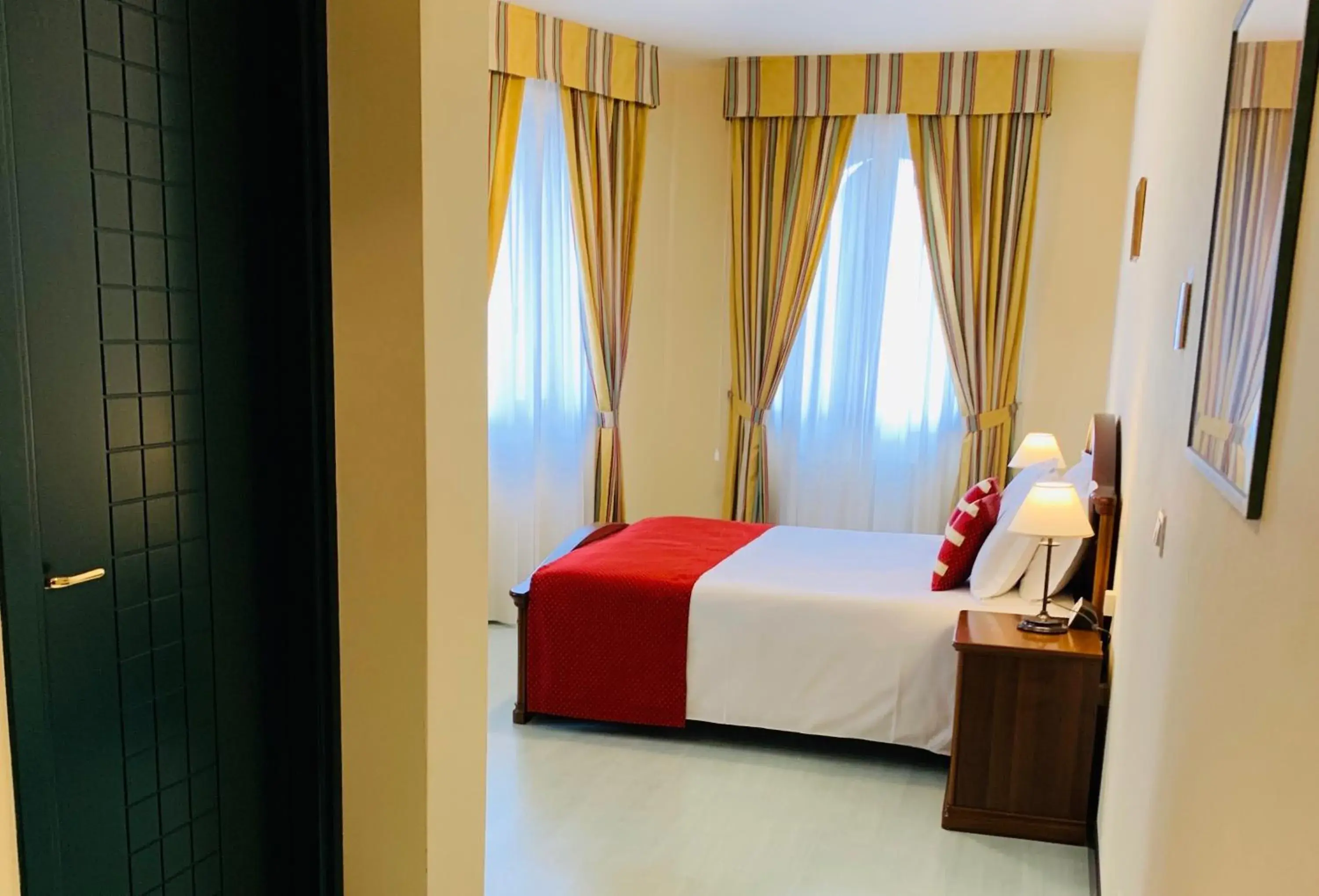 Superior King Room - single occupancy in Albergo Italia Superior King Room - single occupancy in Albergo Italia