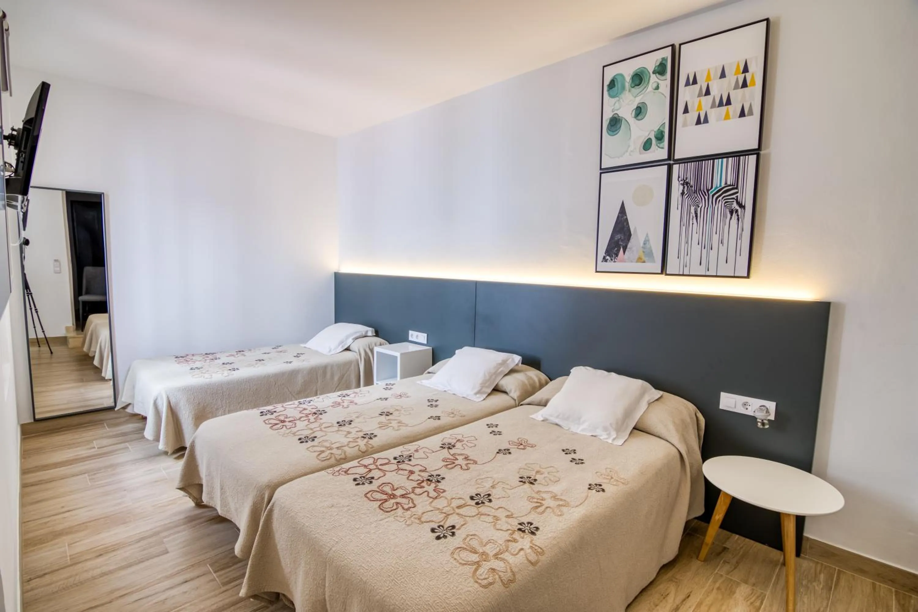 Bedroom, Bed in Hostal La Isla