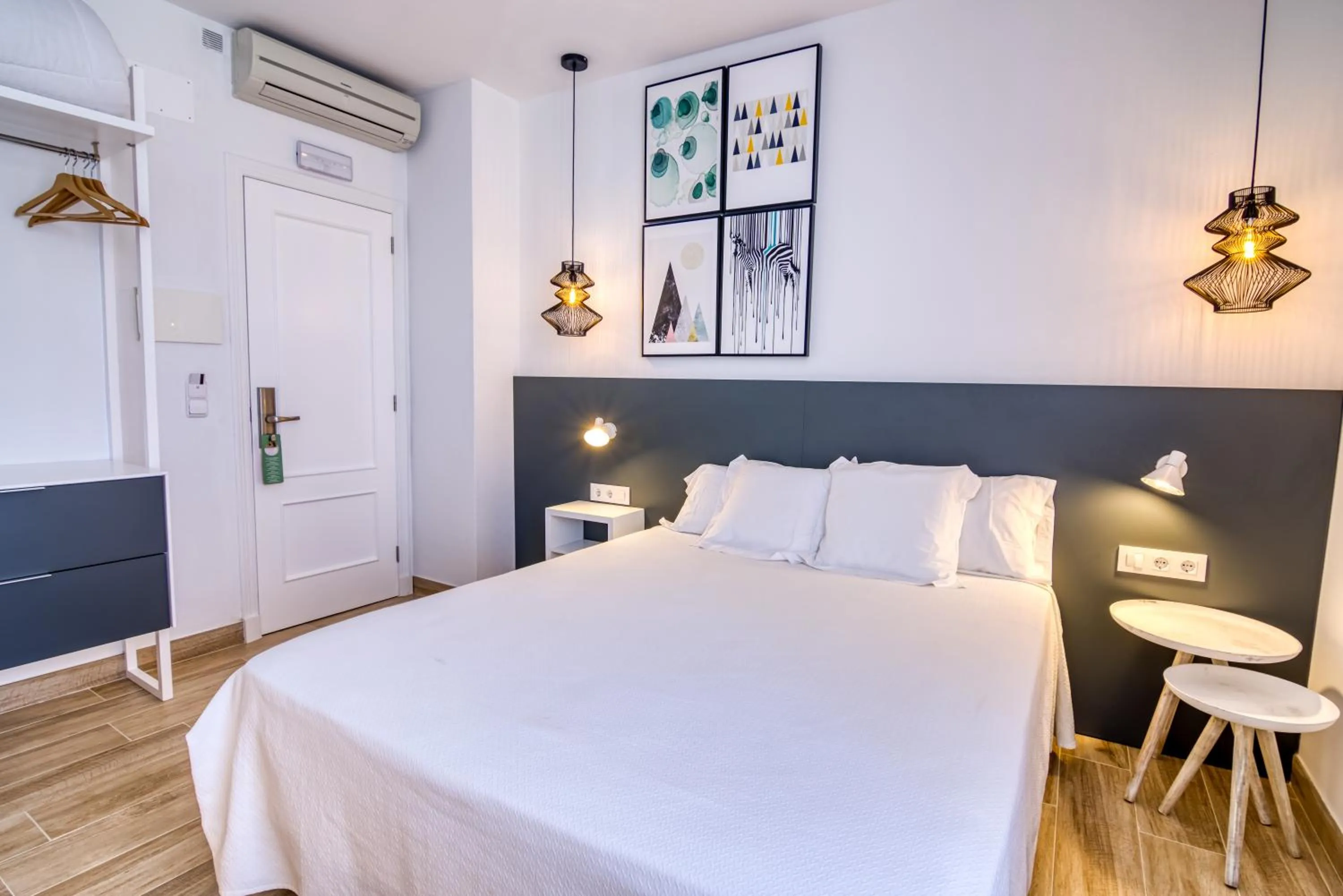 Bedroom, Bed in Hostal La Isla