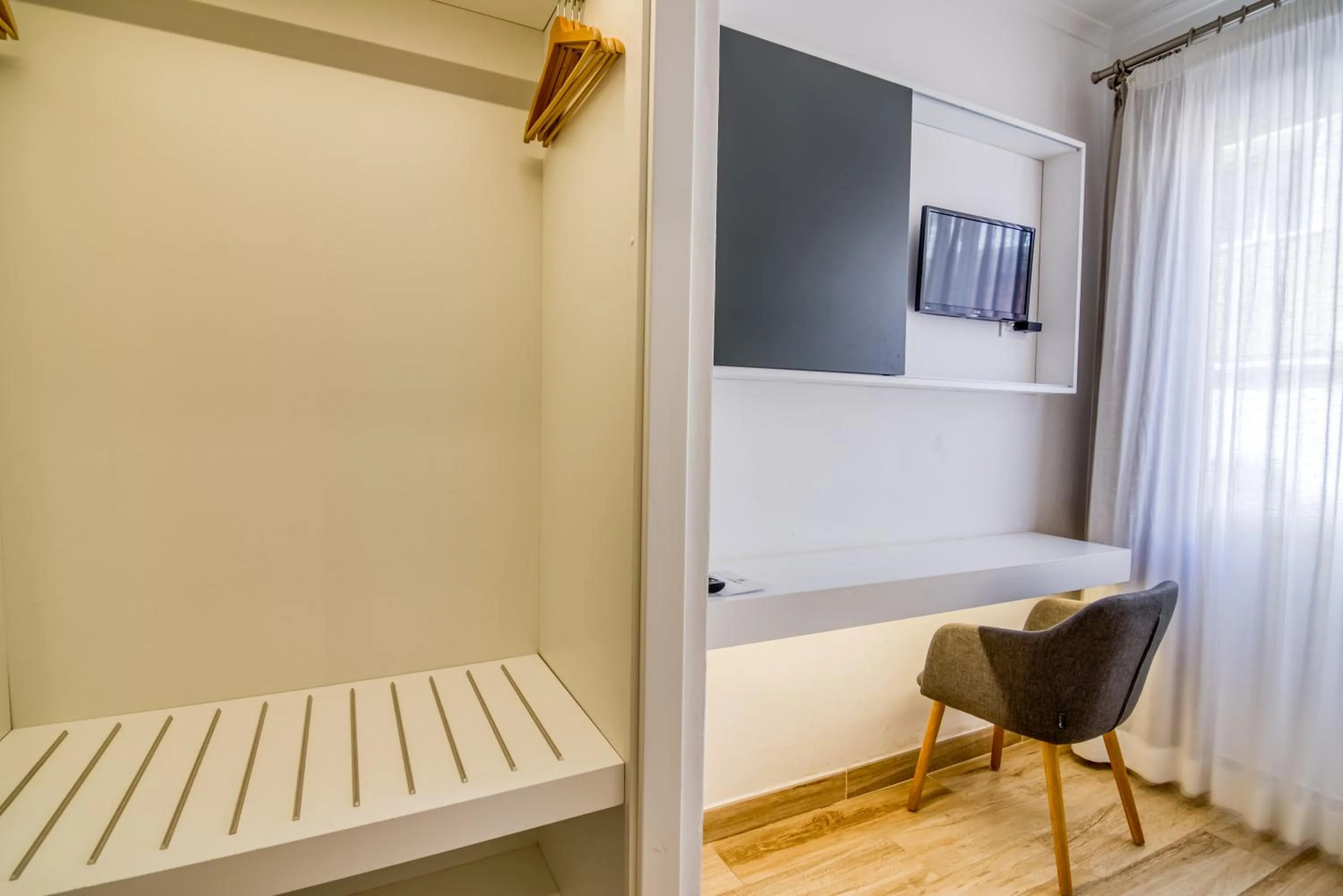 Bedroom, Bed in Hostal La Isla