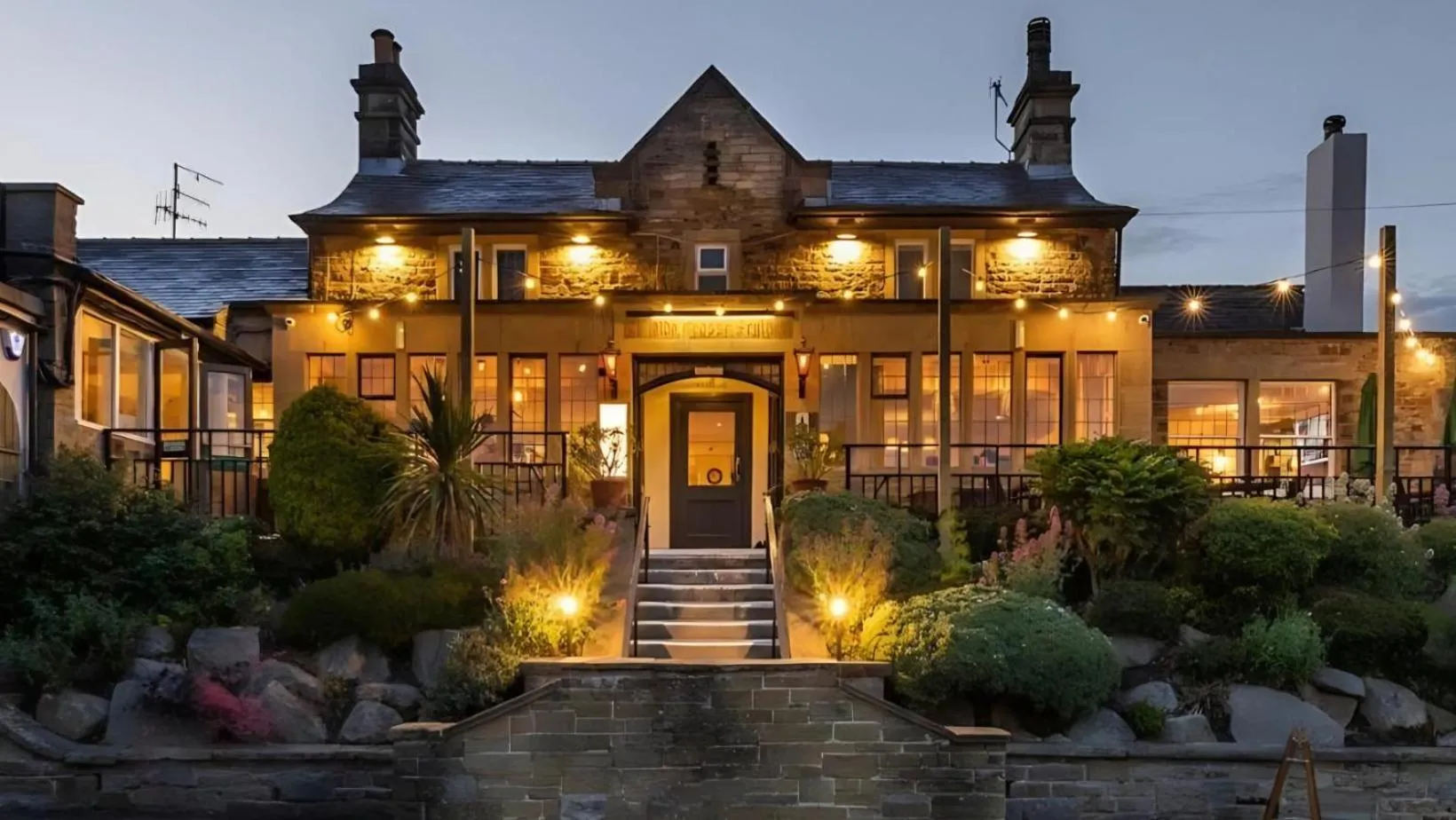 Restaurant/places to eat in The Cross Scythes