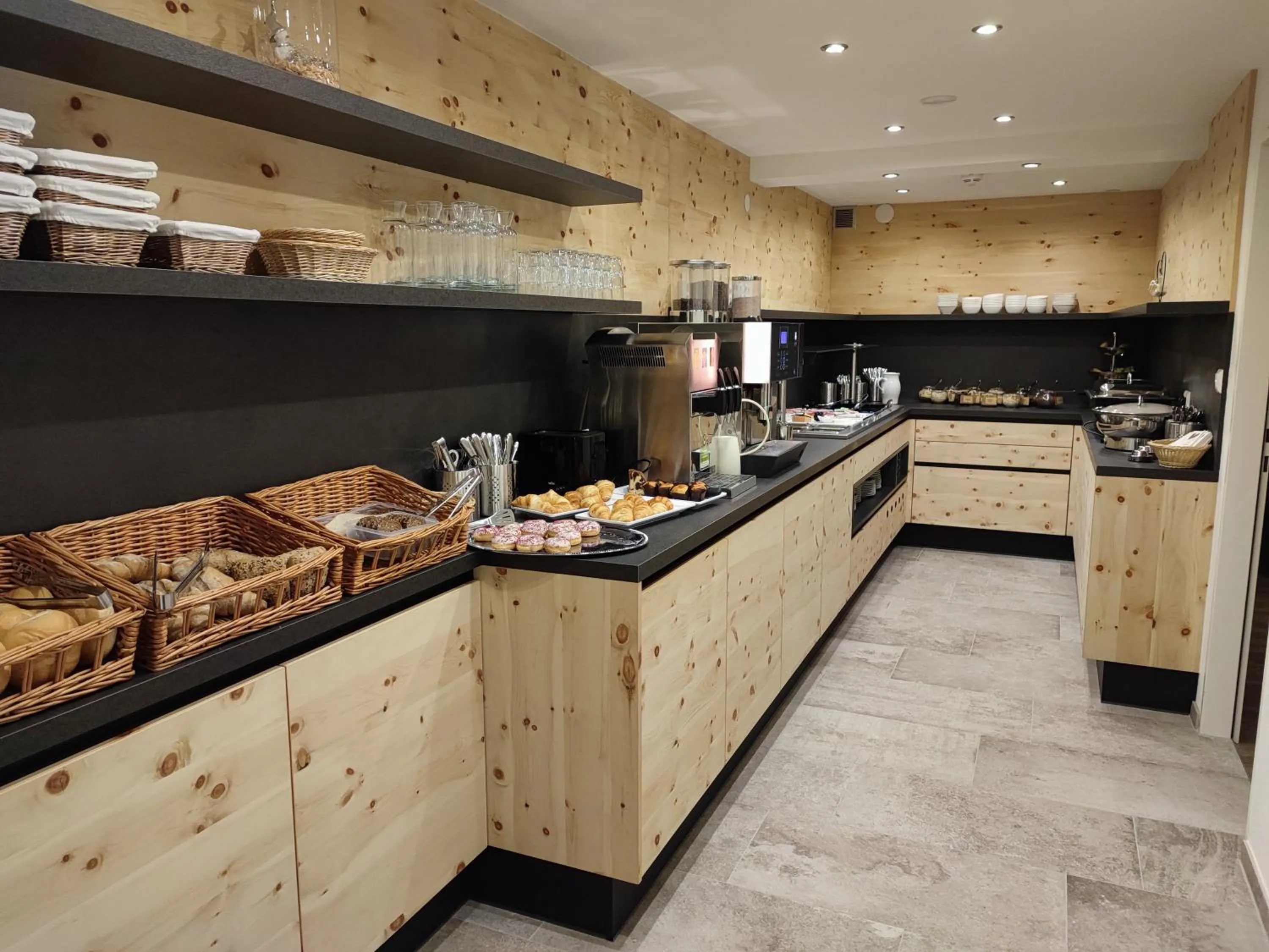 Breakfast in Apart Hotel Ideal