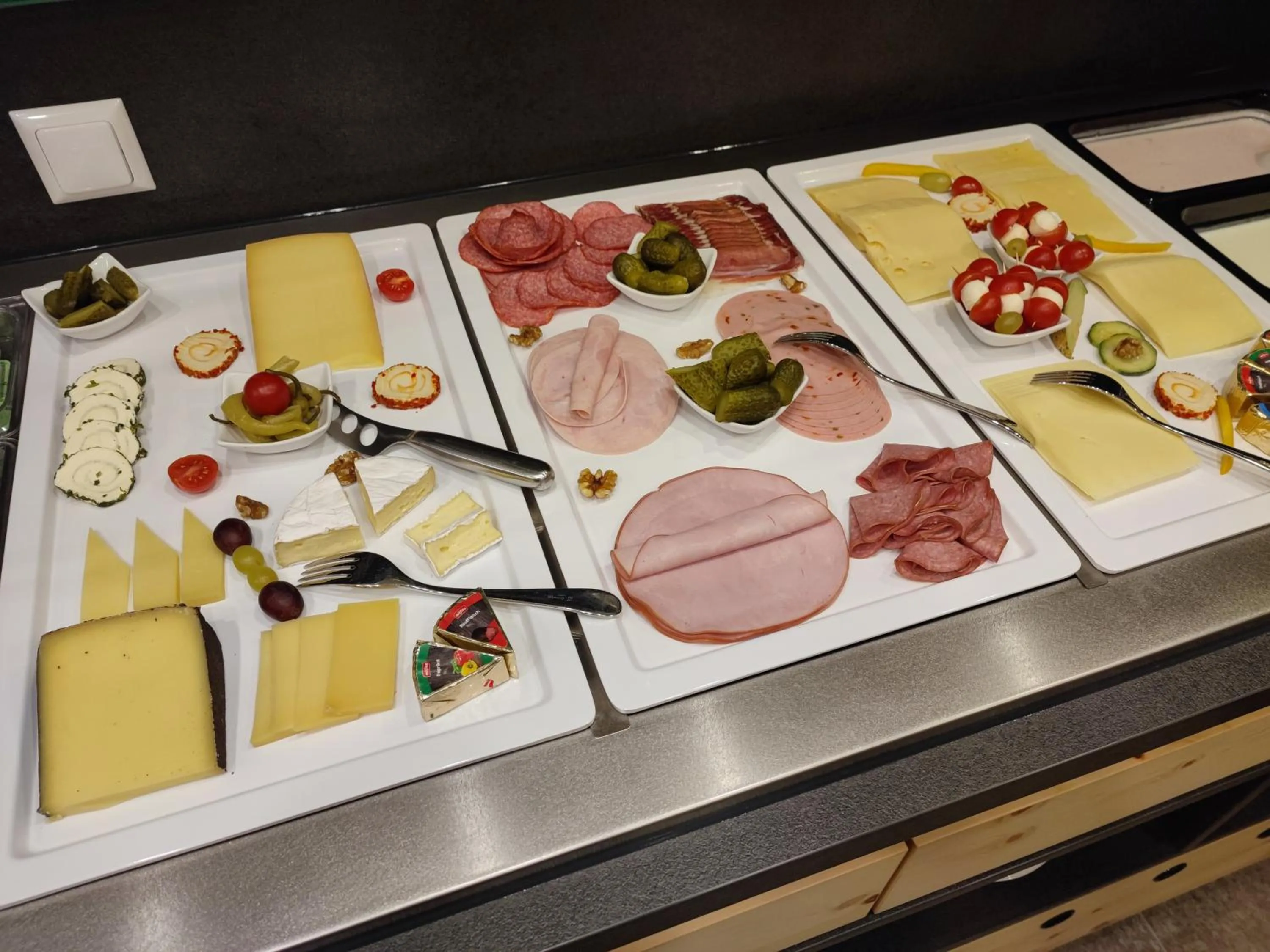 Breakfast in Apart Hotel Ideal