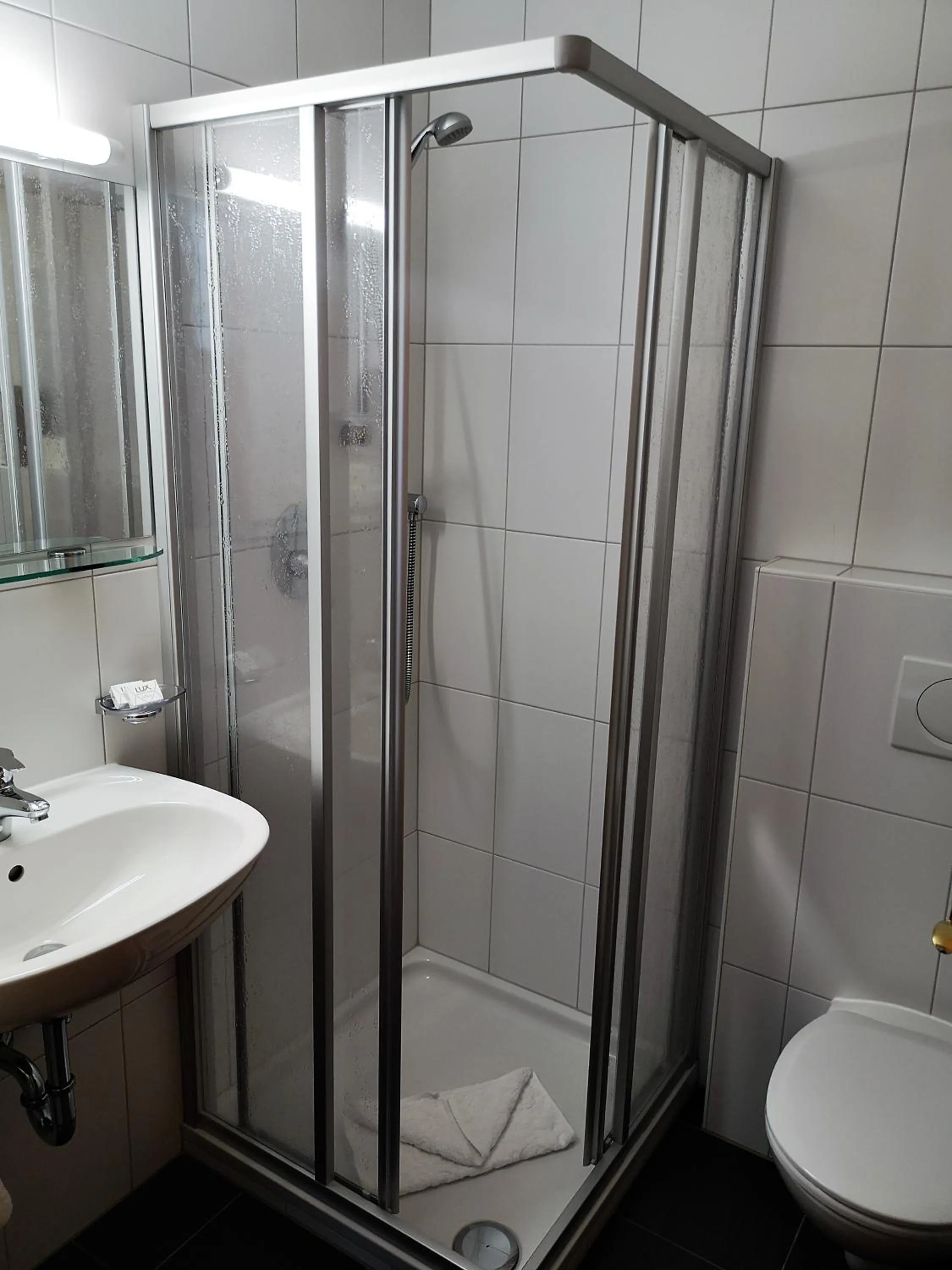 Shower in Apart Hotel Ideal