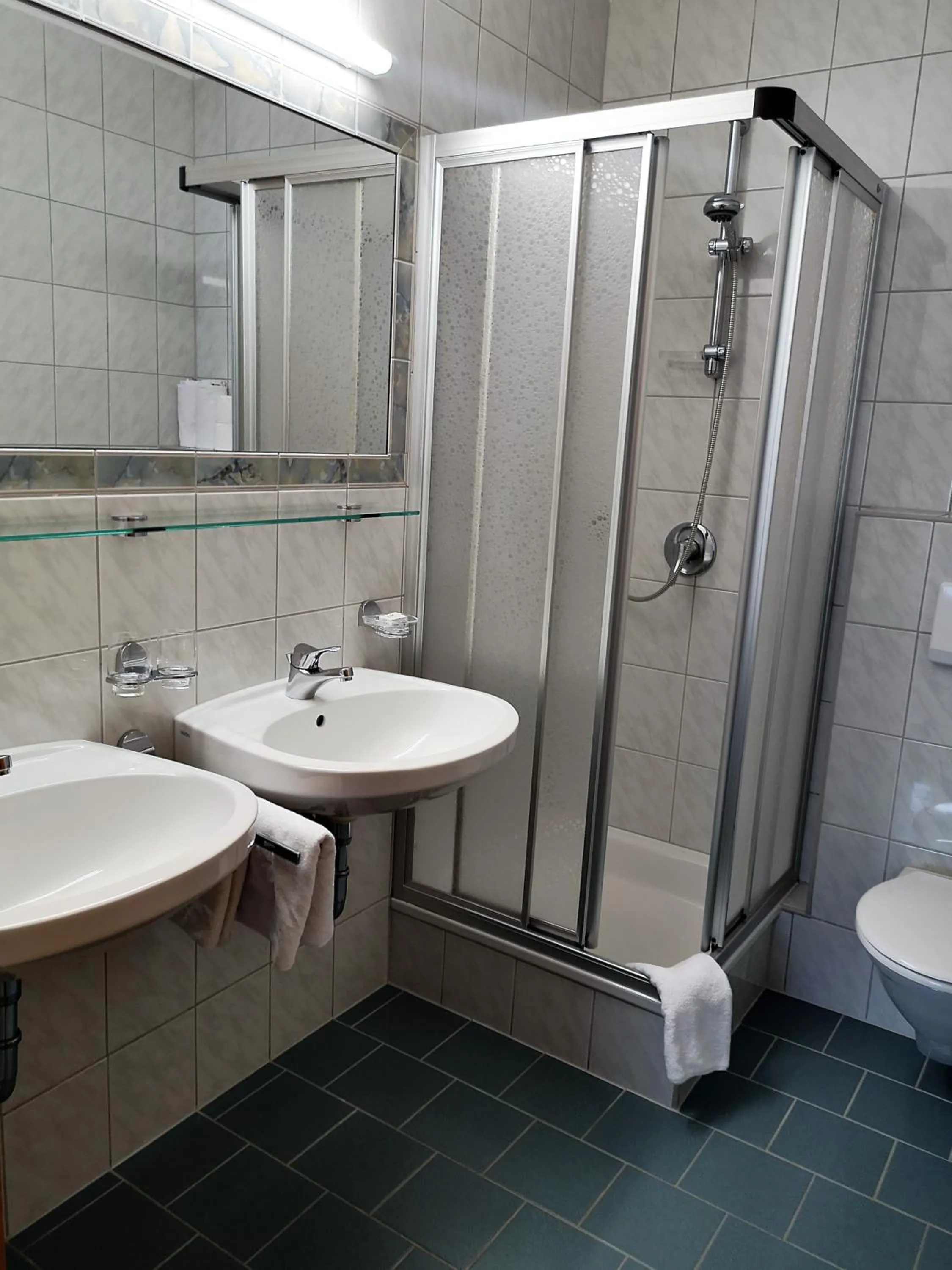 Shower in Apart Hotel Ideal