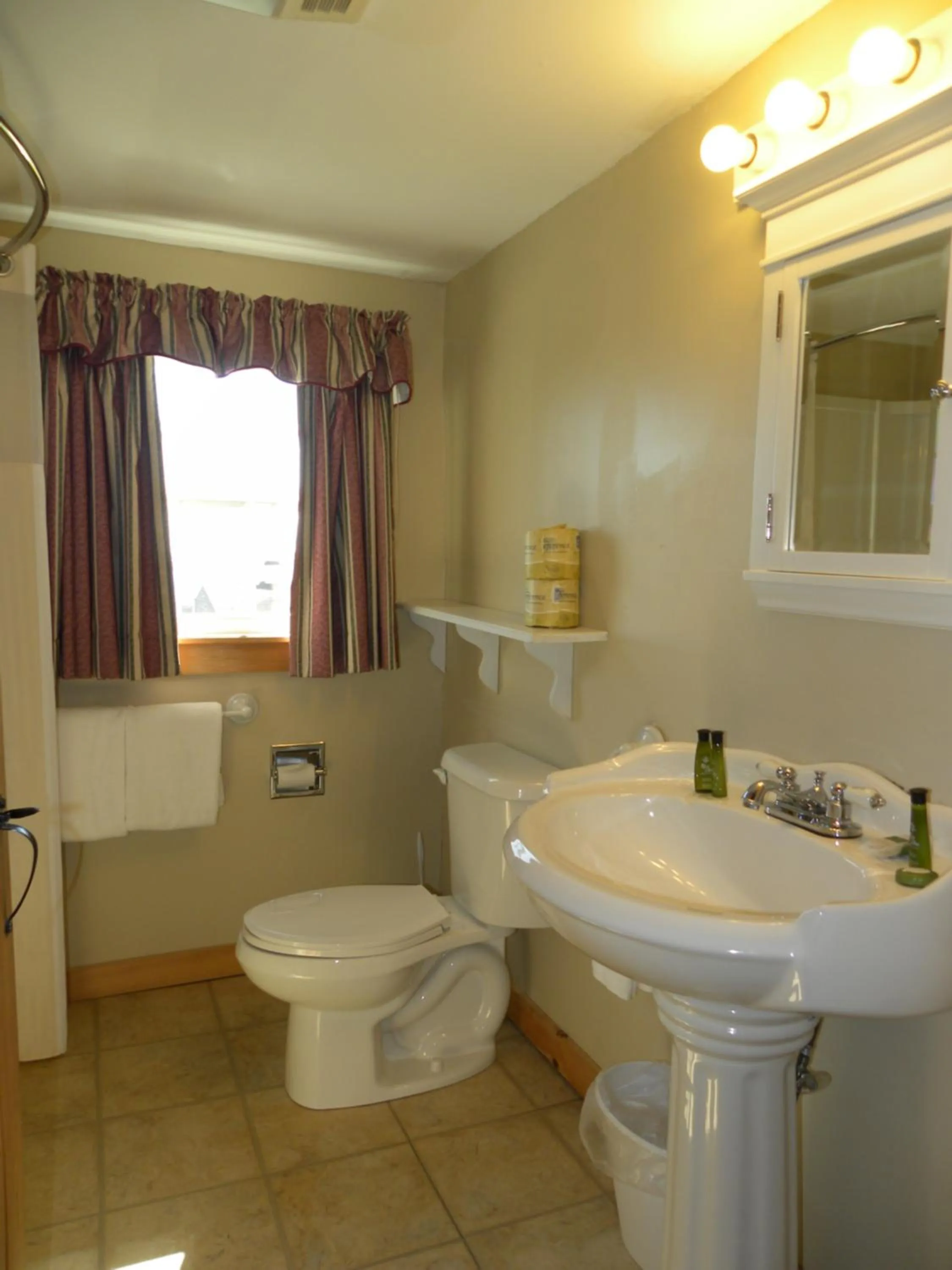 Day in Colonial Gables Oceanfront Village