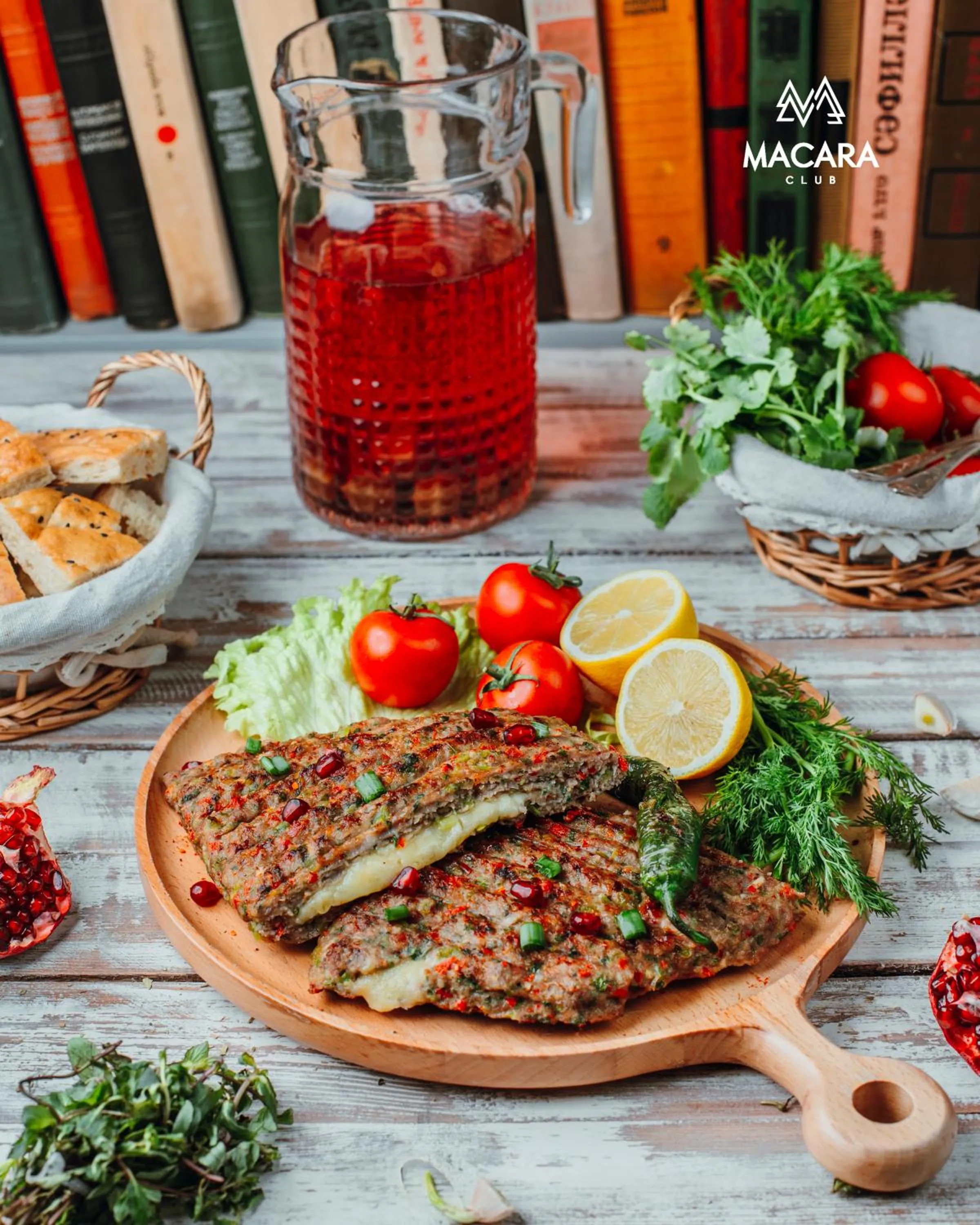 Food and drinks in Macara Village Resort