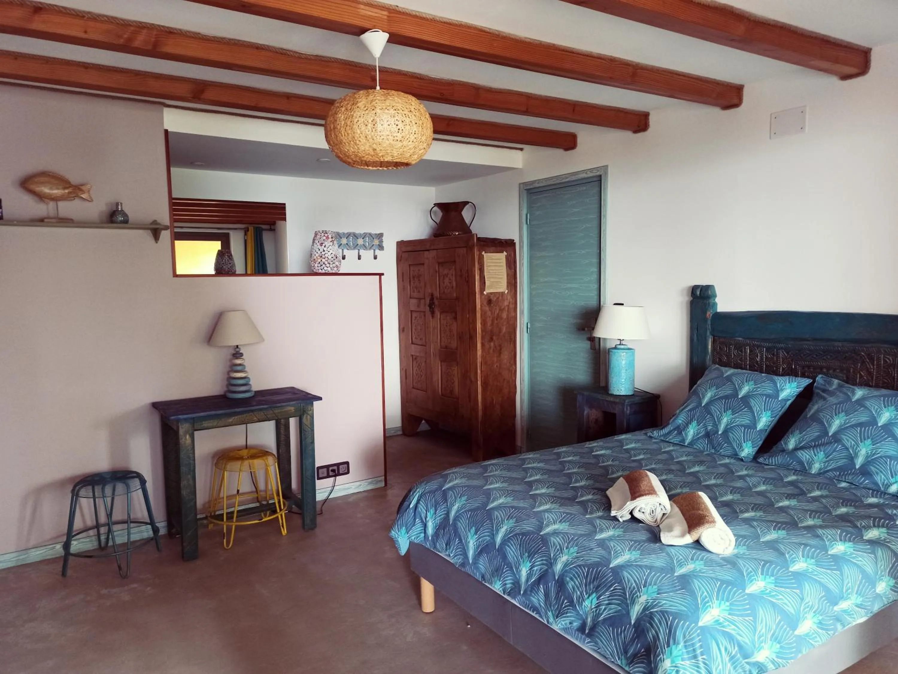 Photo of the whole room in Ô Rêves Ailleurs