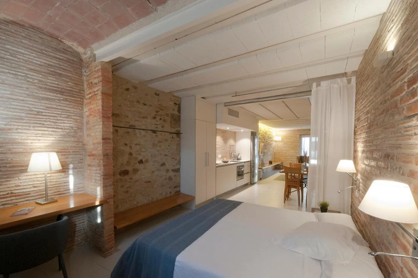 Photo of the whole room, Bed in Onyar apartments Rambla de la llibertat 27