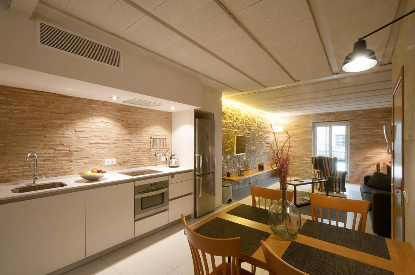 Dining area in Onyar apartments Rambla de la llibertat 27