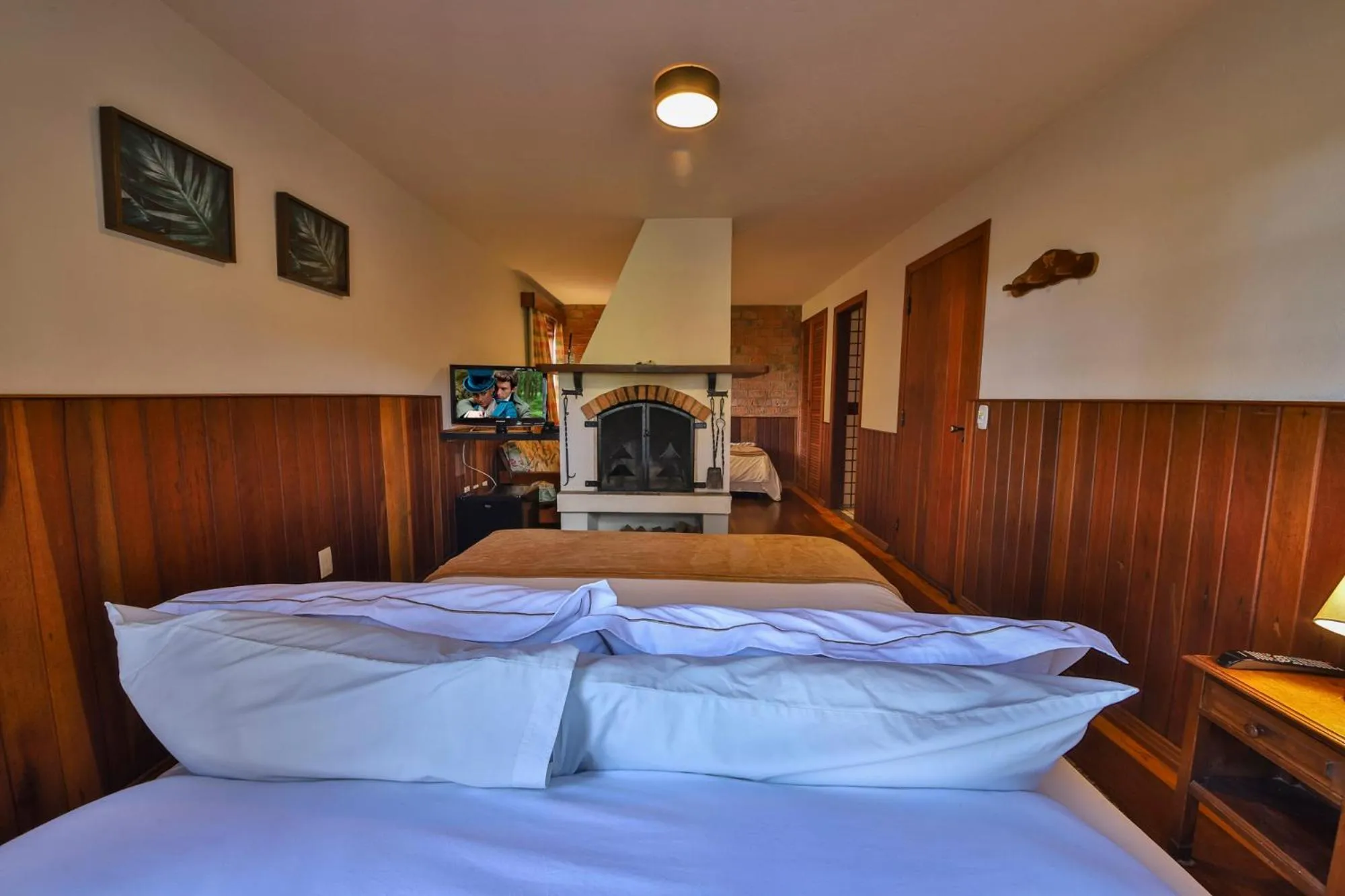 Photo of the whole room, Bed in Esquilo Hotel