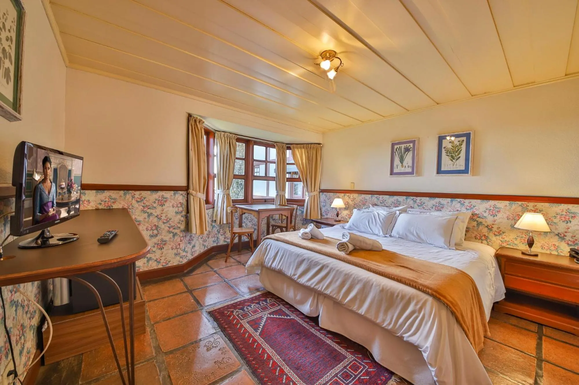 Photo of the whole room, Bed in Esquilo Hotel