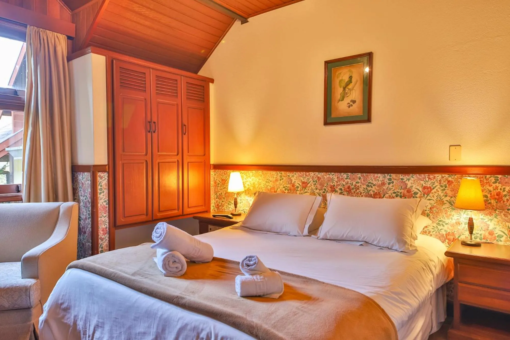 Photo of the whole room, Bed in Esquilo Hotel