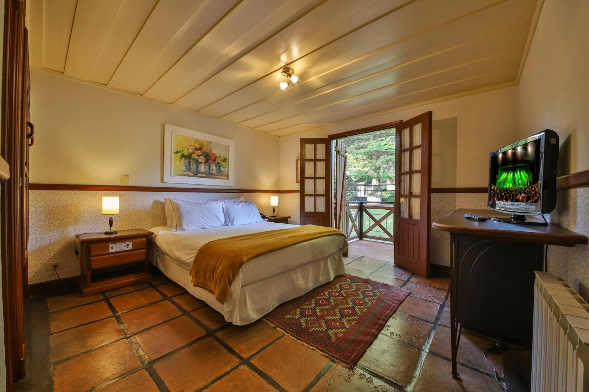 Photo of the whole room, Bed in Esquilo Hotel