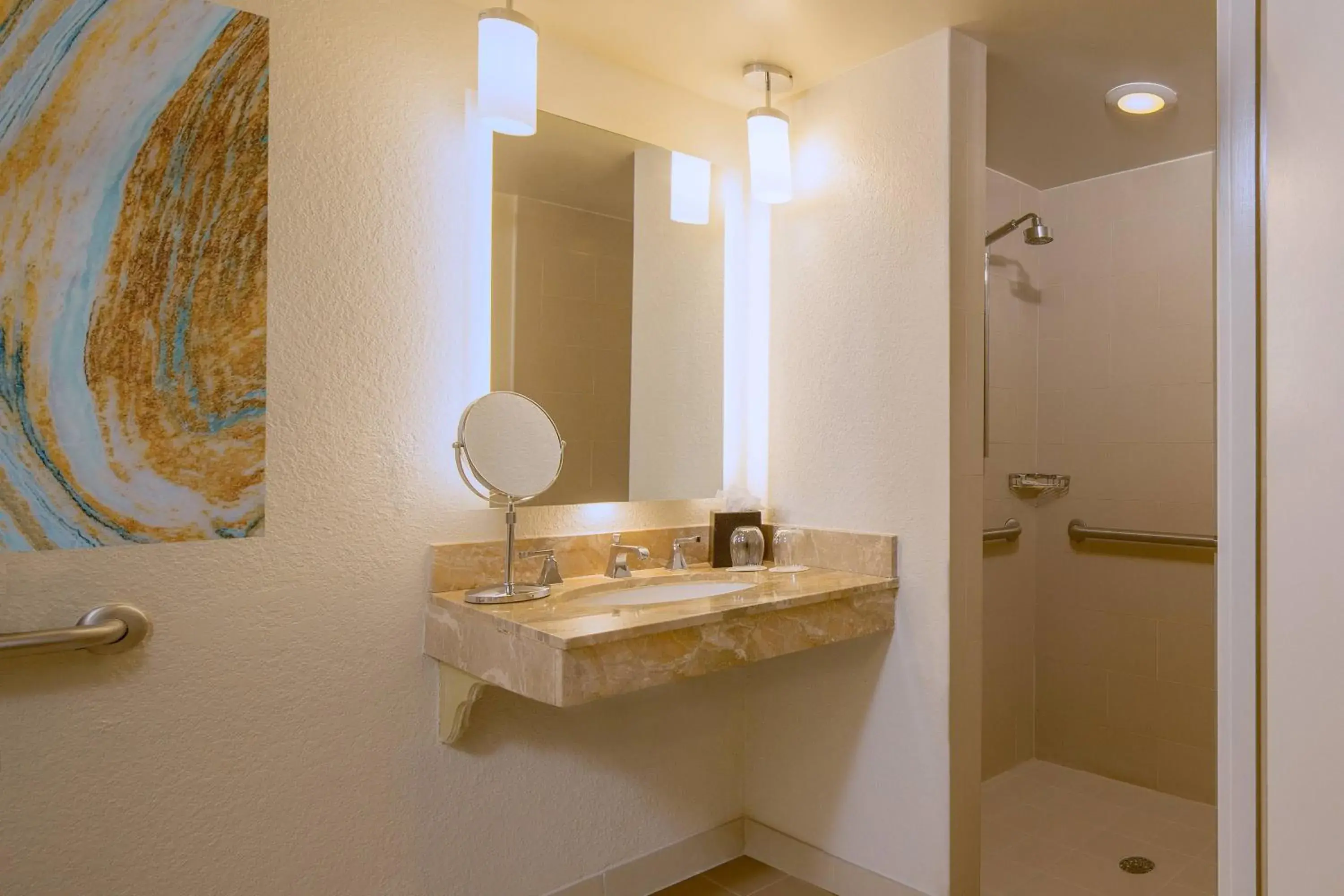 Guest room, 1 King, City view in The Westin Tampa Waterside Guest room, 1 King, City view in The Westin Tampa Waterside