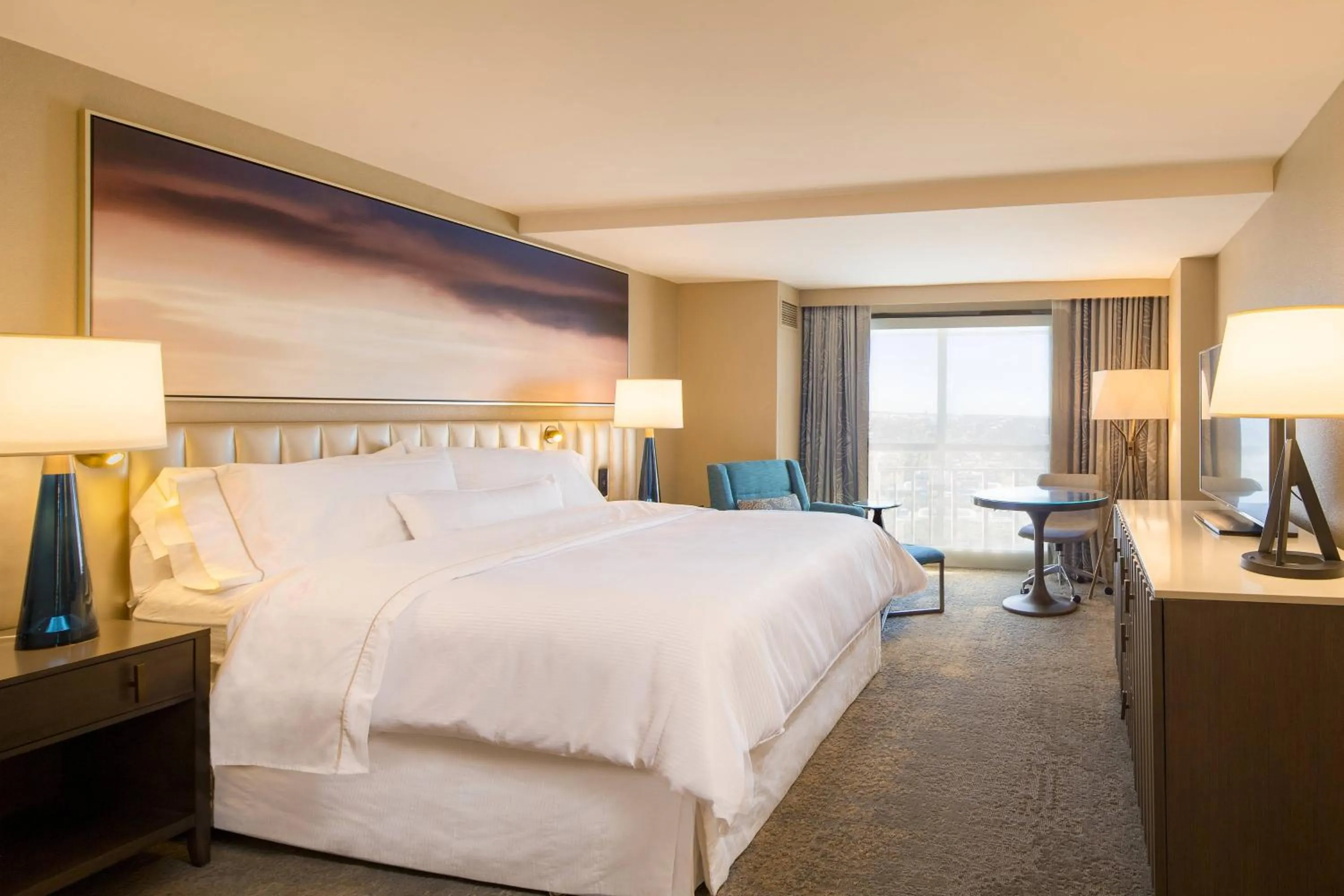 Photo of the whole room, Bed in The Westin Tampa Waterside