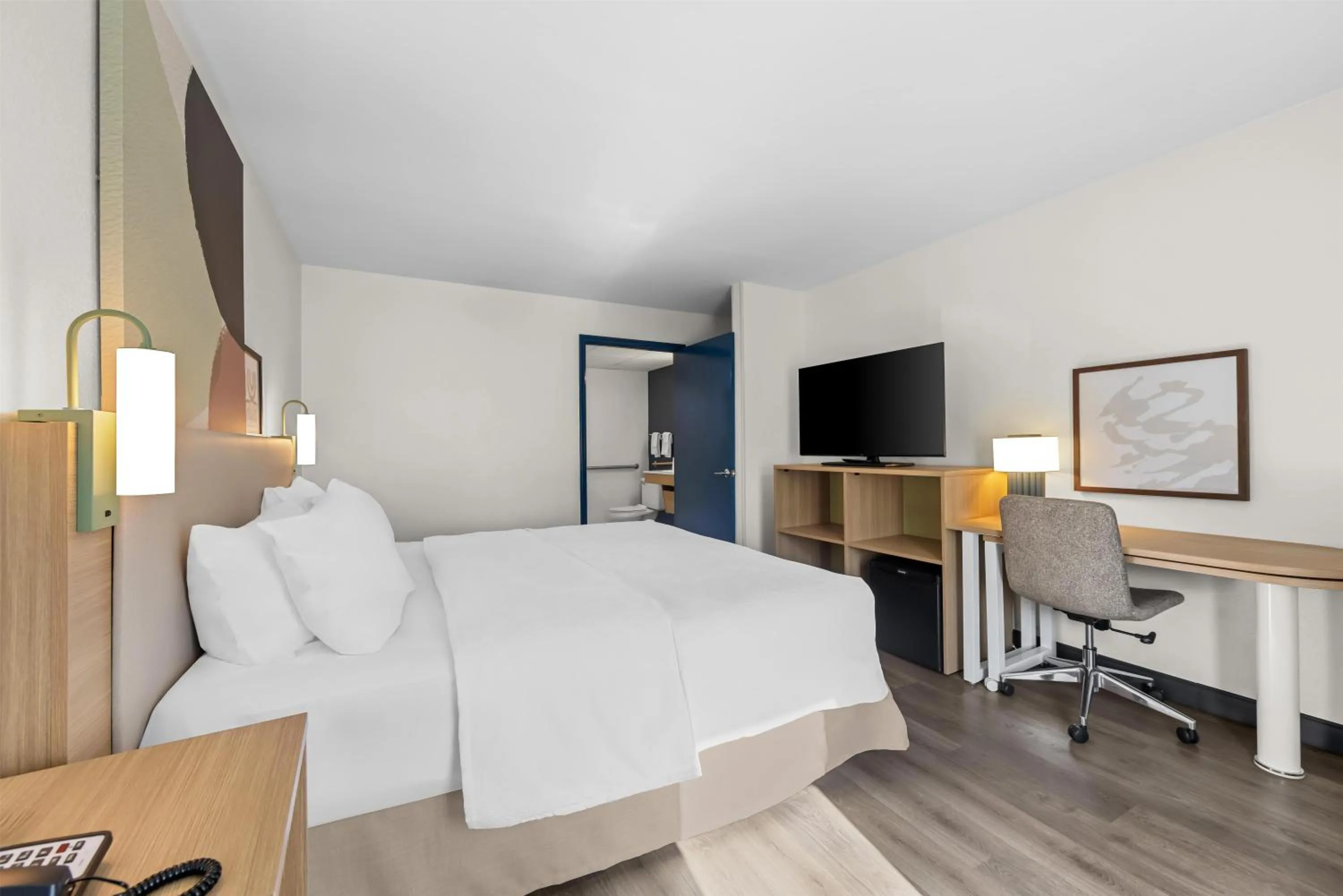 Bed in Spark by Hilton Kodak