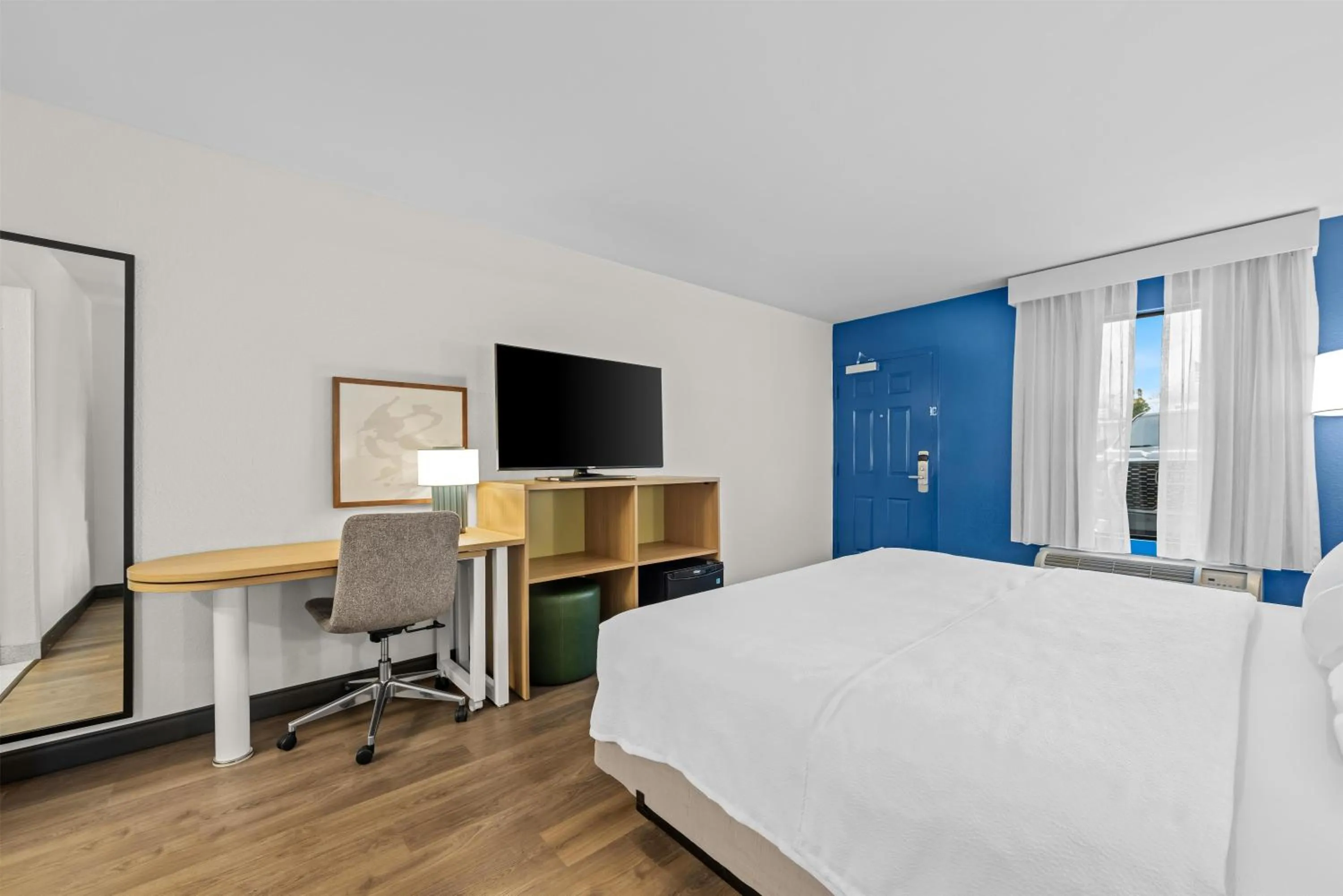 Bed in Spark by Hilton Kodak