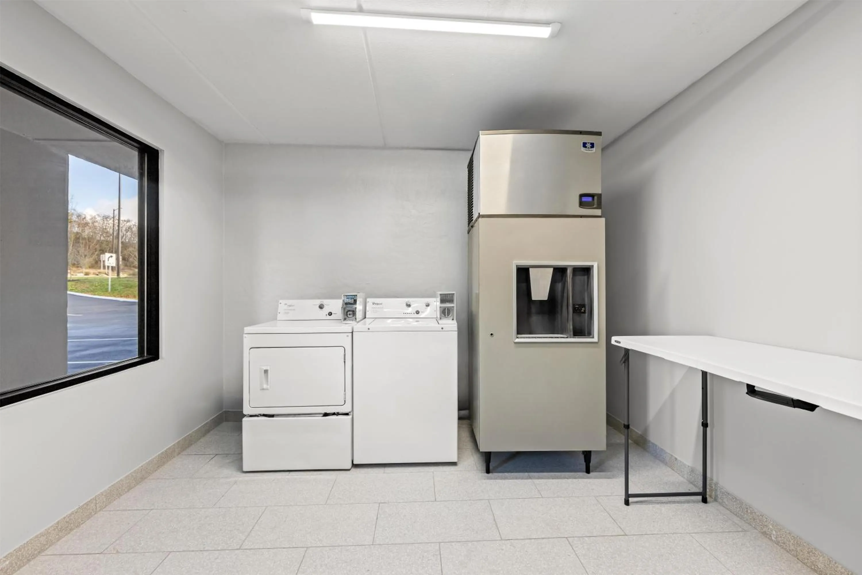 laundry in Spark by Hilton Kodak