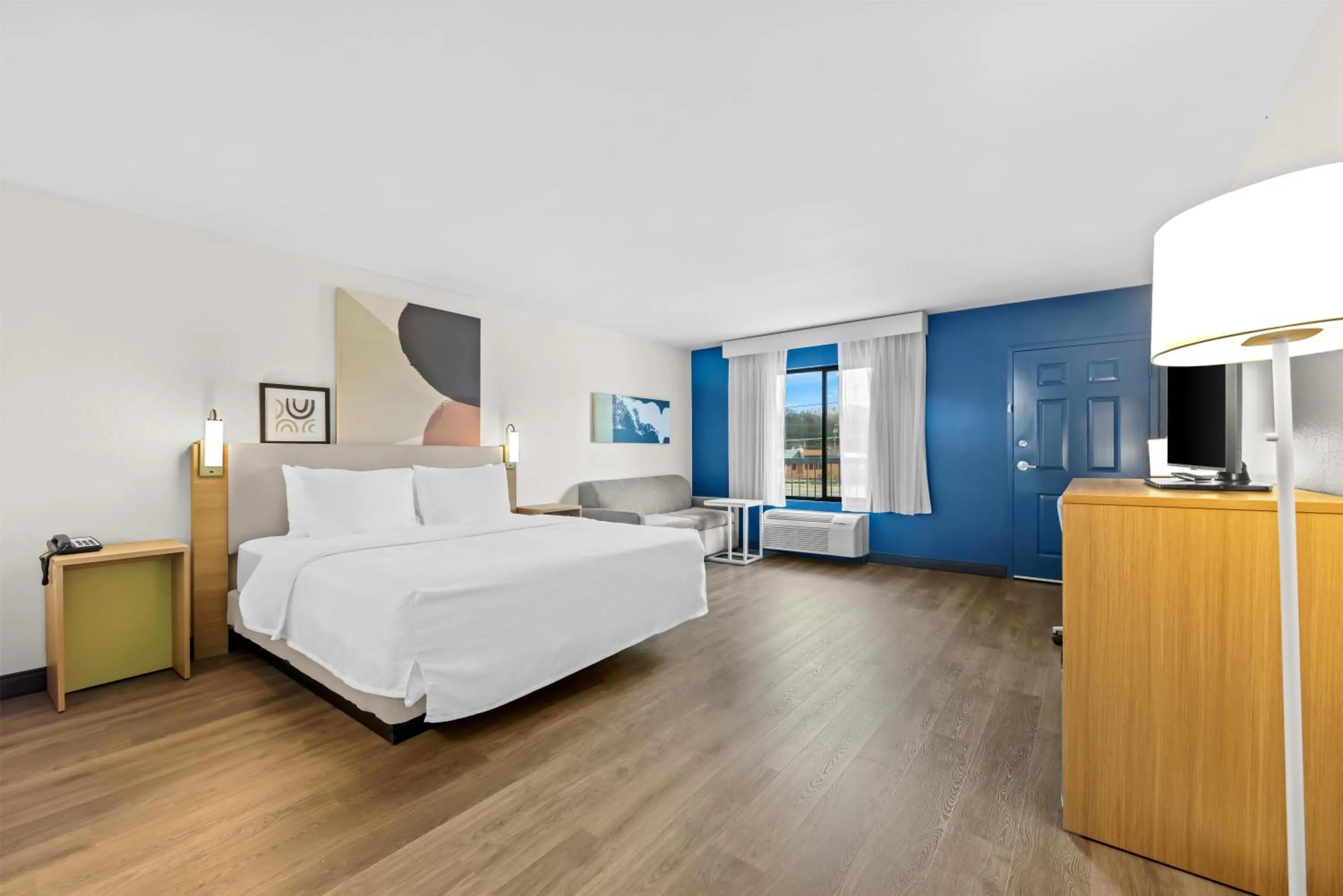 Bed in Spark by Hilton Kodak