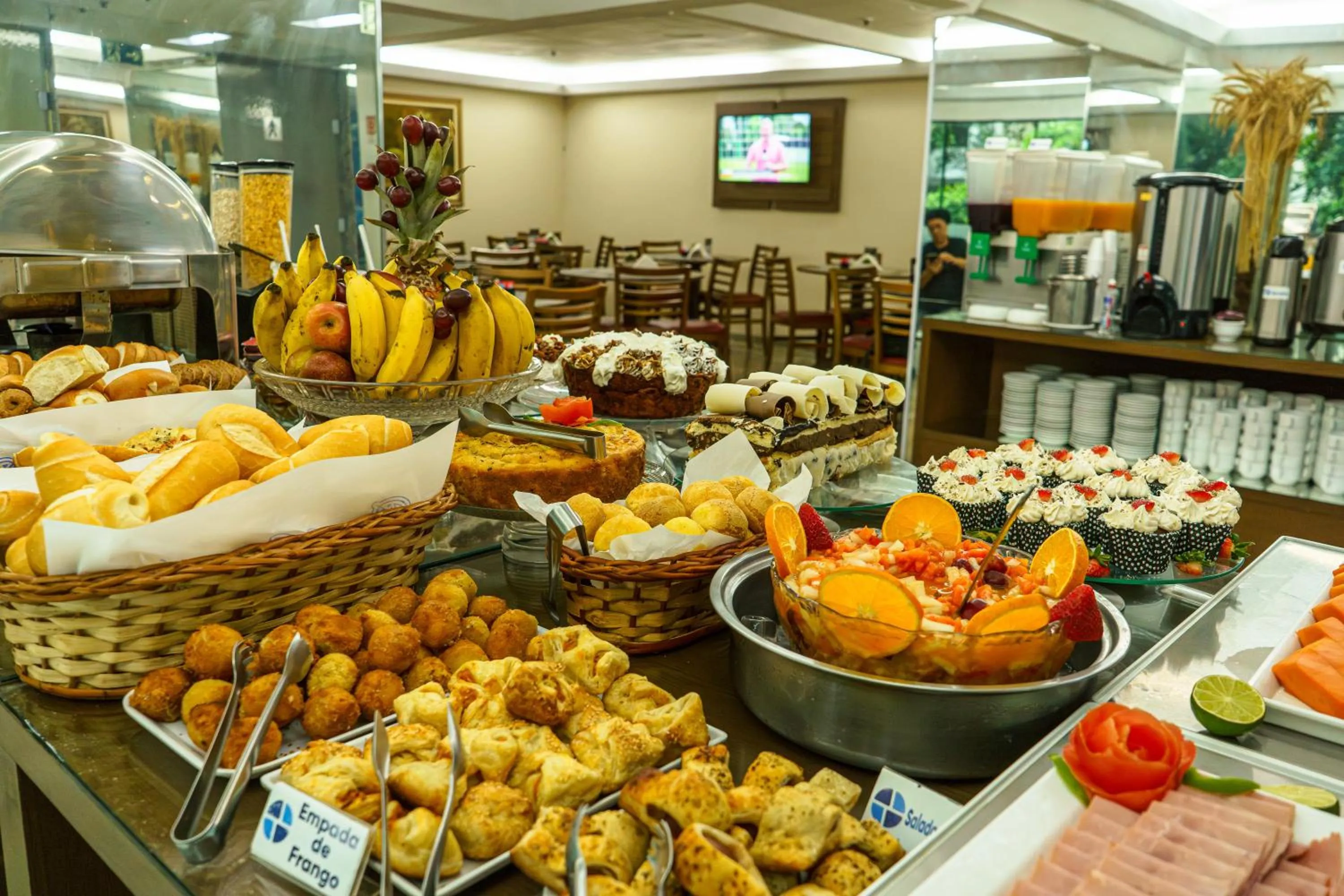 Breakfast in Hotel Dan Inn Express Porto Alegre by Nacional Inn -Próximo à Arena do Grêmio, Parque Harmonia e Réveillon na Orla do Guaíba