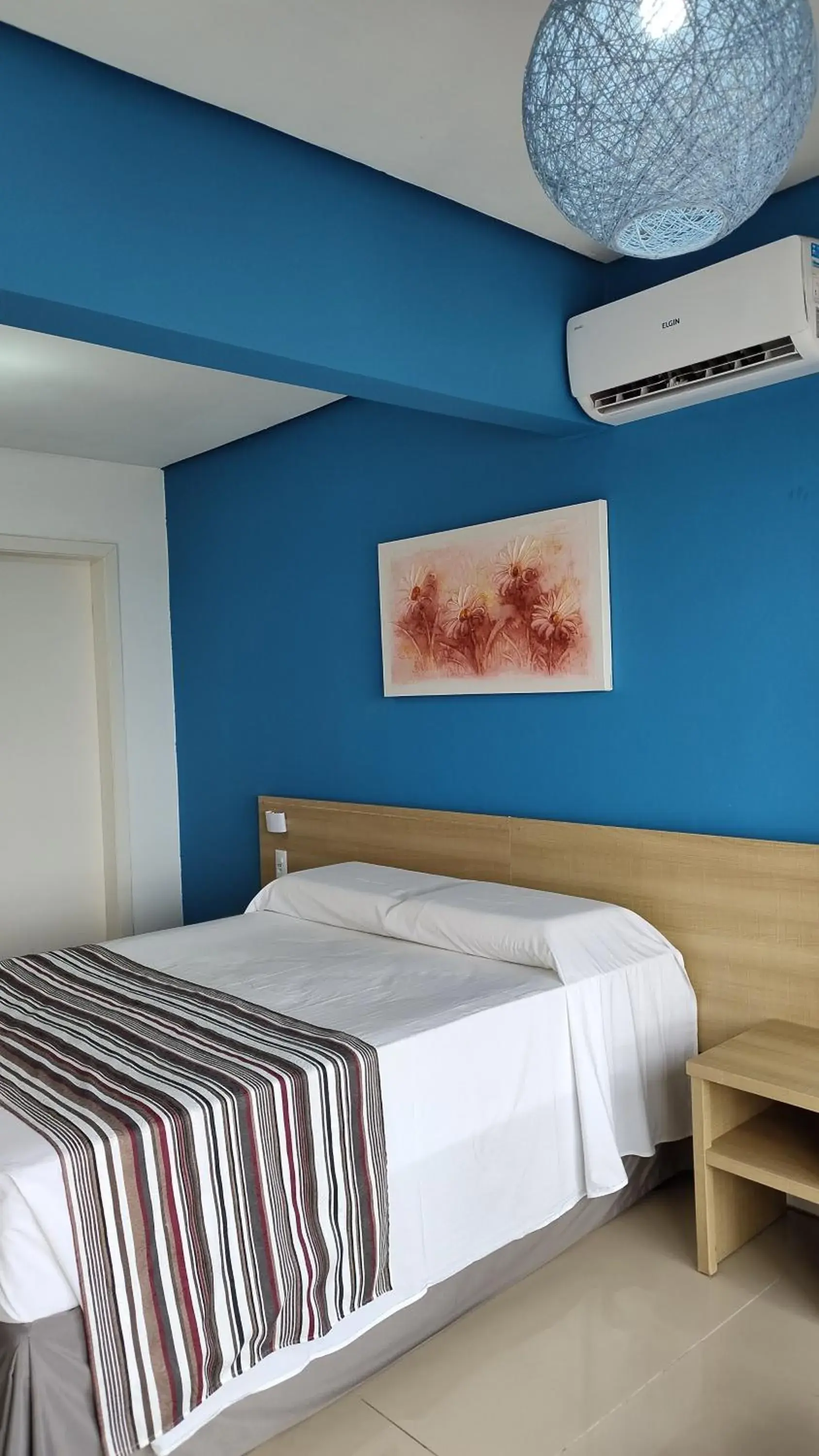 Photo of the whole room, Bed in Hotel Dan Inn Express Porto Alegre by Nacional Inn -Próximo à Arena do Grêmio, Parque Harmonia e Réveillon na Orla do Guaíba Photo of the whole room, Bed in Hotel Dan Inn Express Porto Alegre by Nacional Inn -Próximo à Arena do Grêmio, Parque Harmonia e Réveillon na Orla do Guaíba