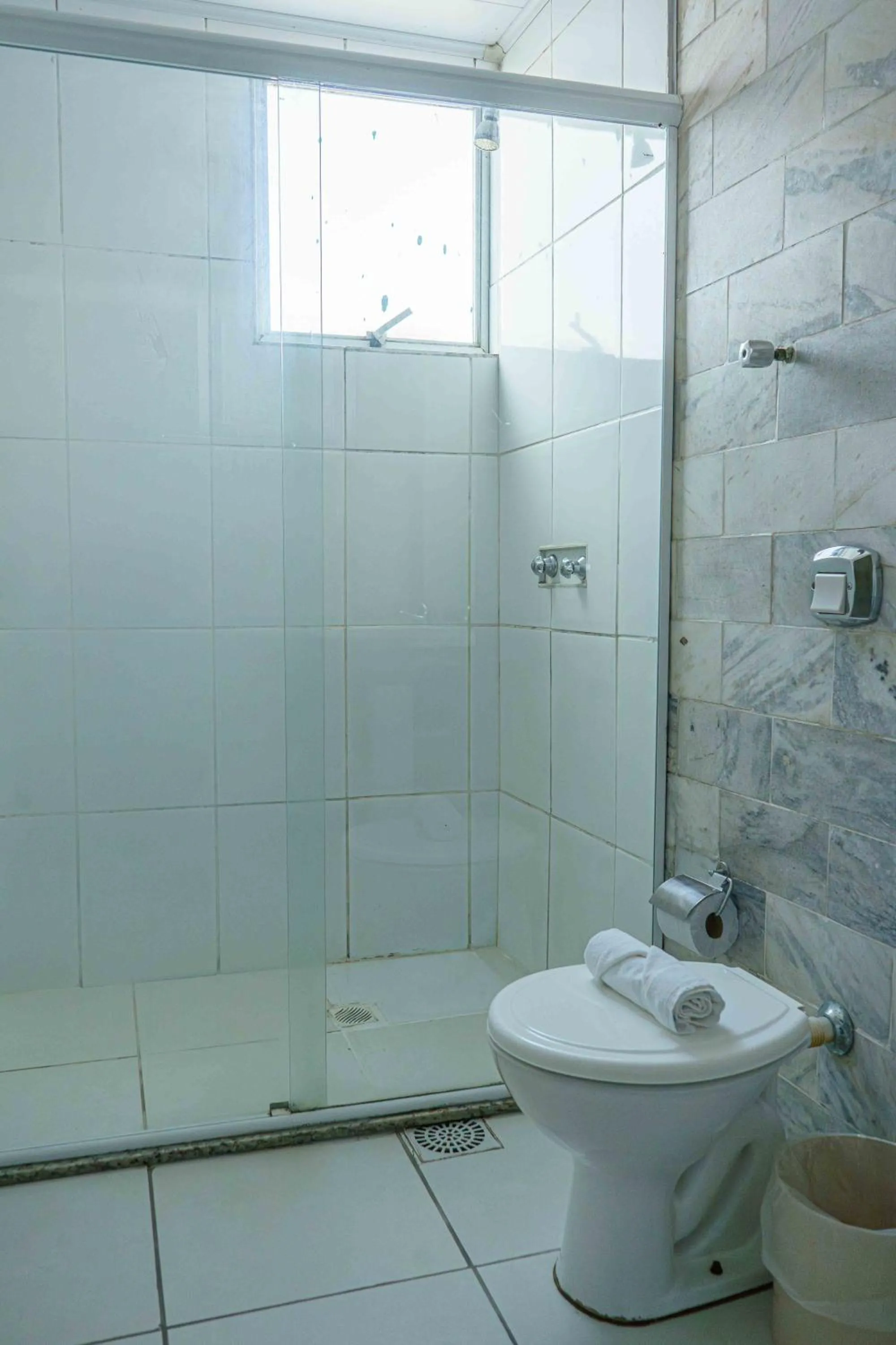 Bathroom in Hotel Dan Inn Express Porto Alegre by Nacional Inn -Próximo à Arena do Grêmio, Parque Harmonia e Réveillon na Orla do Guaíba