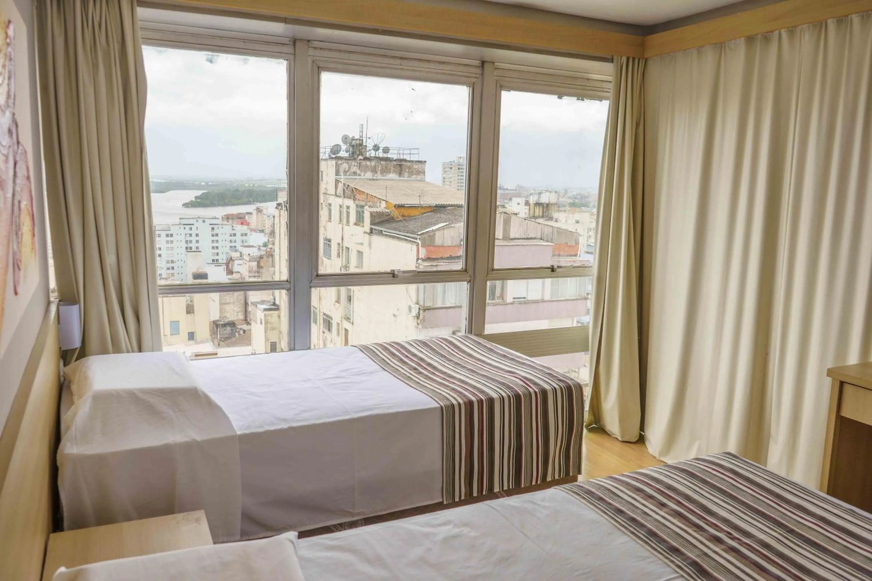 Photo of the whole room, Bed in Hotel Dan Inn Express Porto Alegre by Nacional Inn -Próximo à Arena do Grêmio, Parque Harmonia e Réveillon na Orla do Guaíba