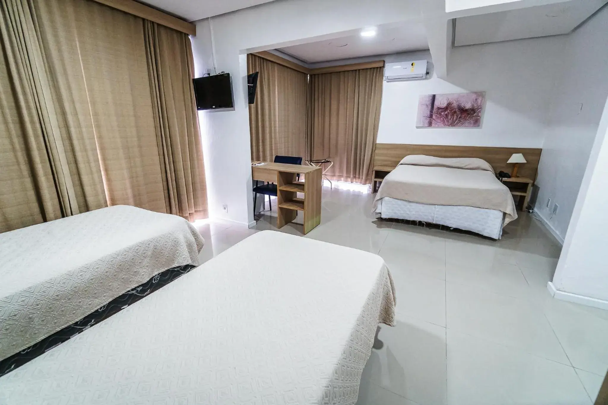 View (from property/room), Bed in Hotel Dan Inn Express Porto Alegre - Próximo ao Araújo Vianna e ao Complexo Hospitalar Santa Casa View (from property/room), Bed in Hotel Dan Inn Express Porto Alegre - Próximo ao Araújo Vianna e ao Complexo Hospitalar Santa Casa