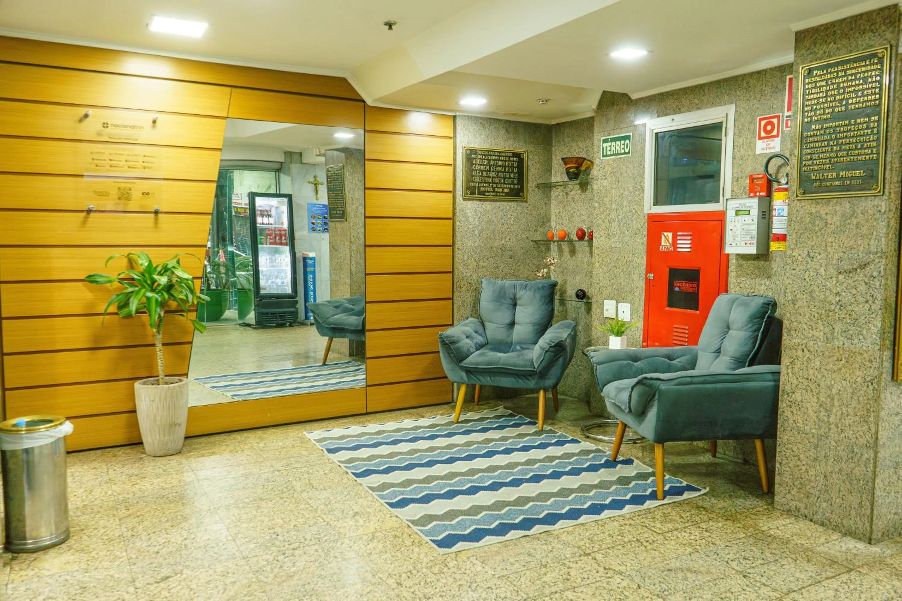 Lobby or reception in Hotel Dan Inn Express Porto Alegre by Nacional Inn -Próximo à Arena do Grêmio, Parque Harmonia e Réveillon na Orla do Guaíba