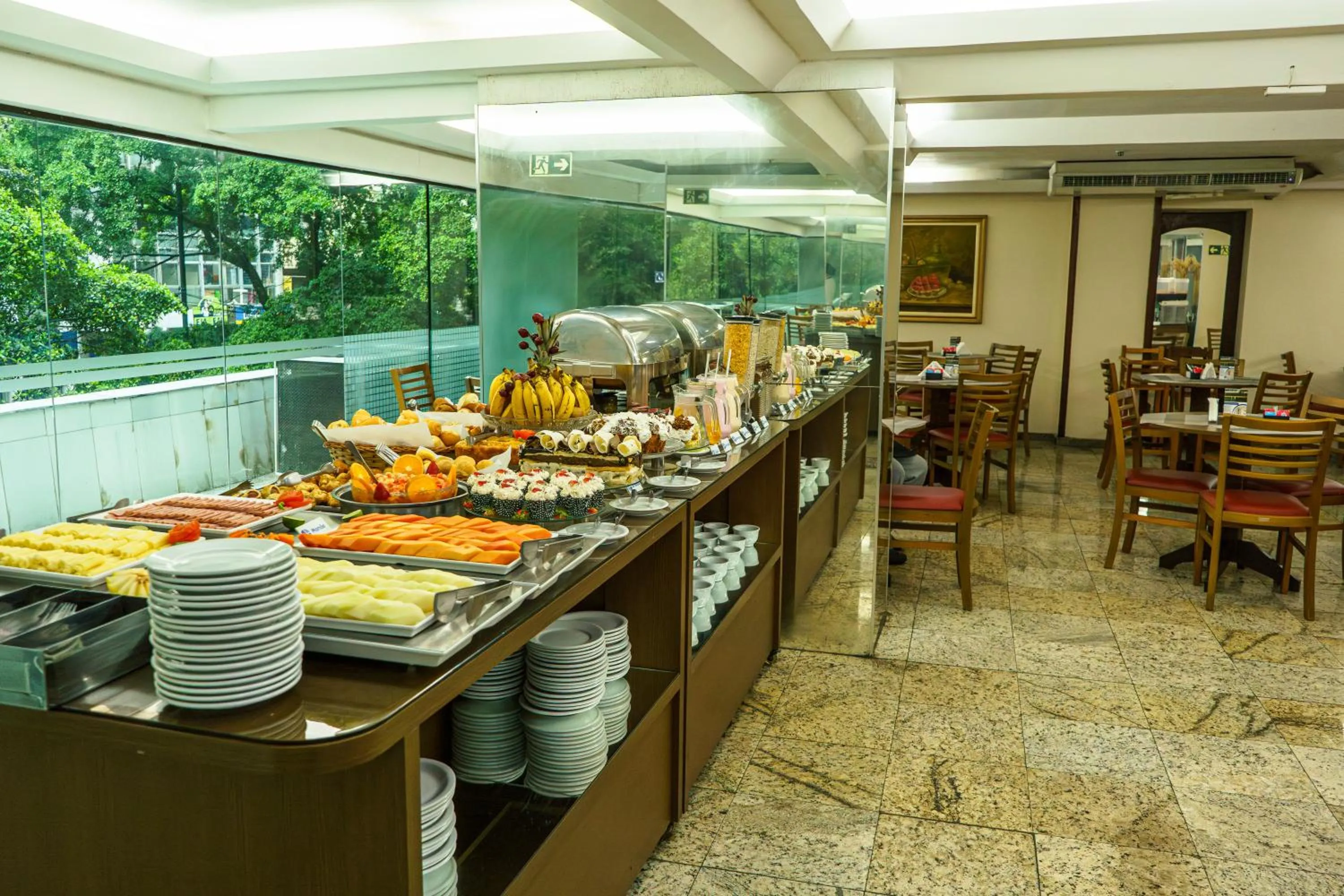 Food in Hotel Dan Inn Express Porto Alegre by Nacional Inn -Próximo à Arena do Grêmio, Parque Harmonia e Réveillon na Orla do Guaíba
