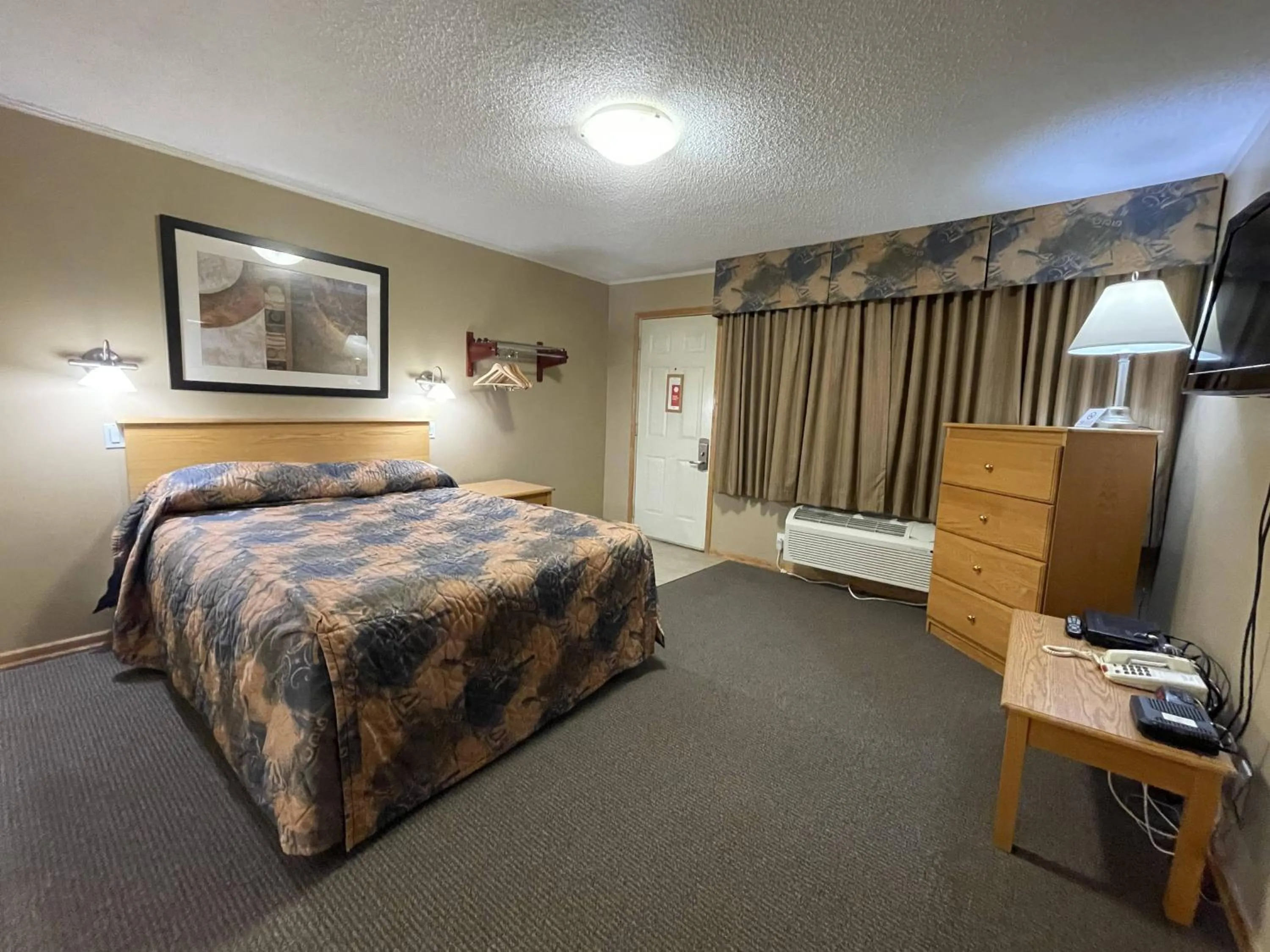 Bed in Best Maple Inn - Drayton Valley