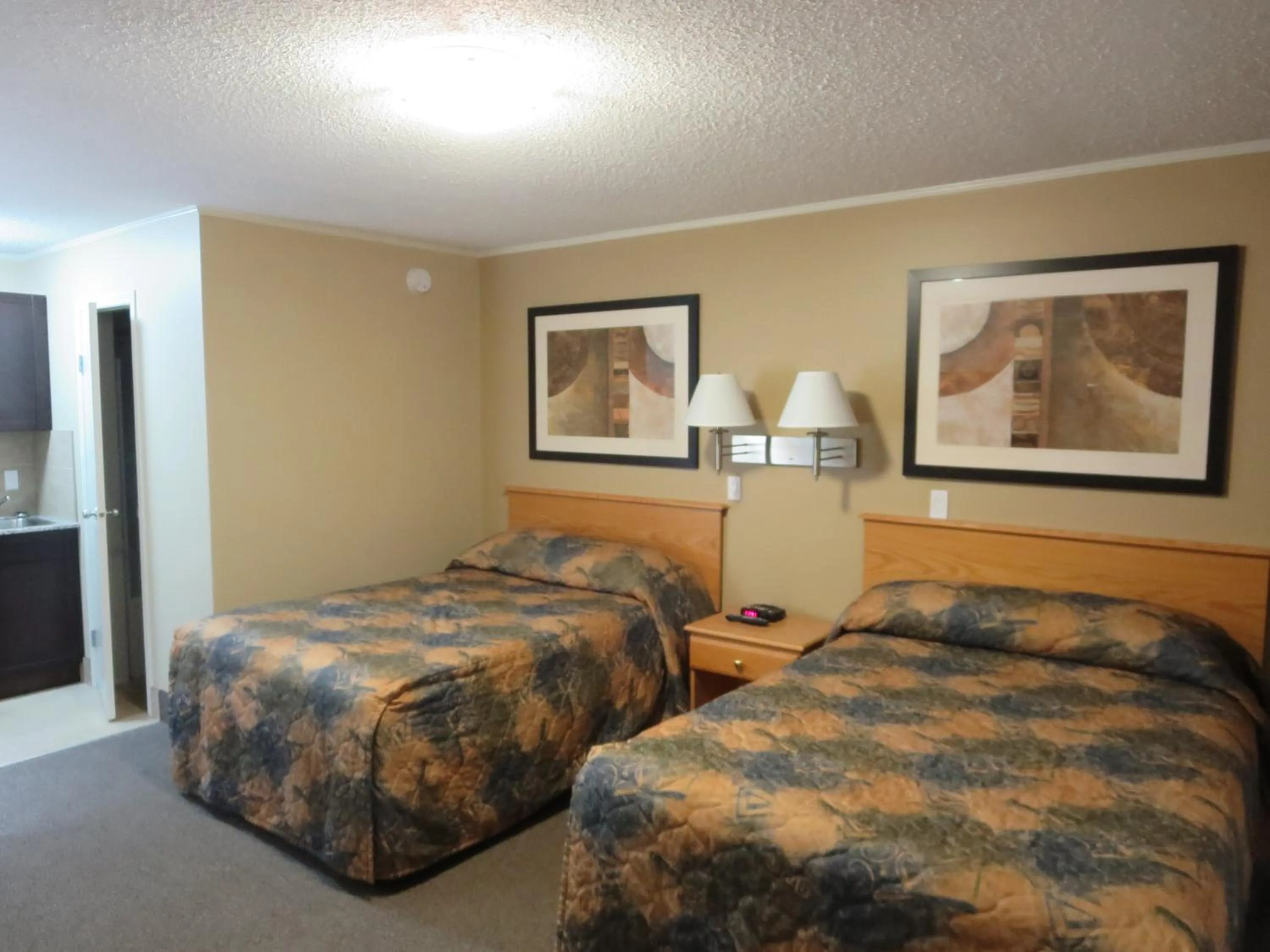 Bed in Best Maple Inn - Drayton Valley