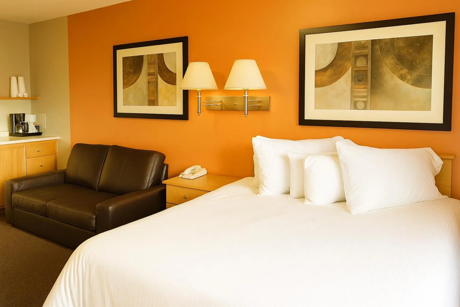 Bed in Best Maple Inn - Drayton Valley