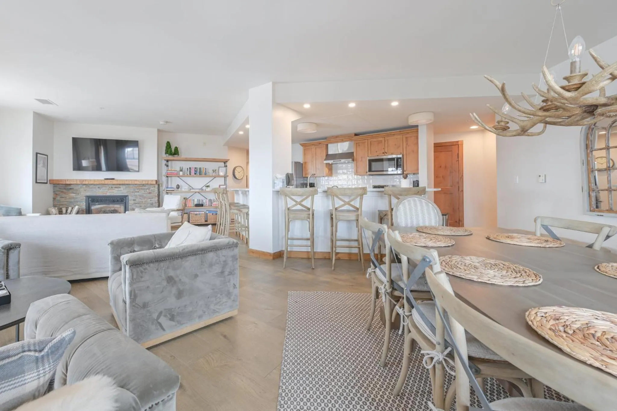 Living room in The Lodge at Mountaineer Square