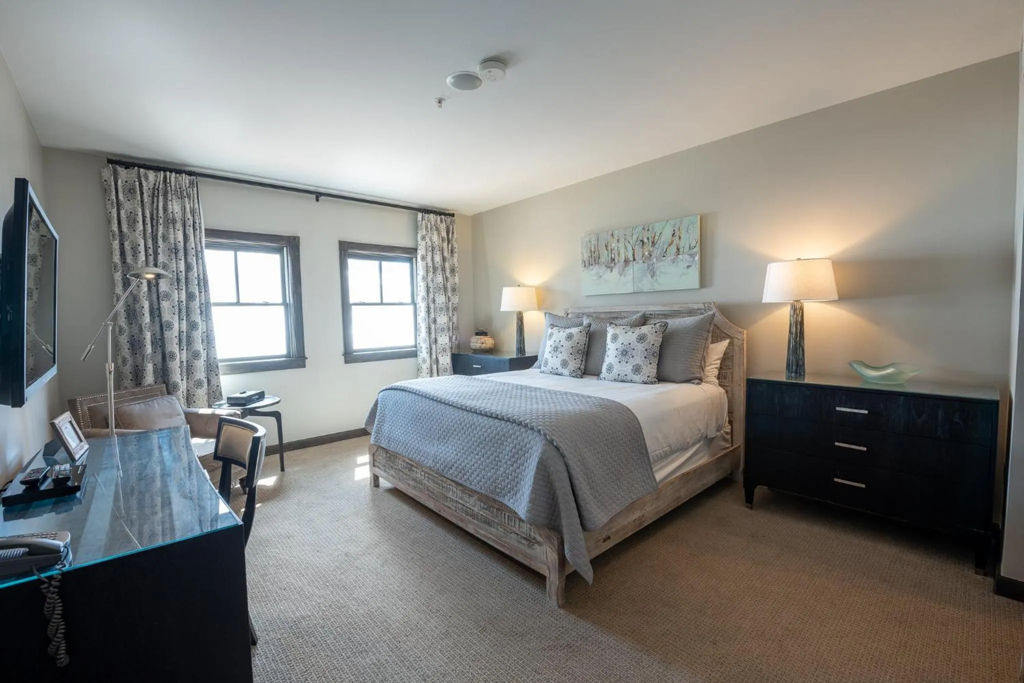Bedroom, Bed in The Lodge at Mountaineer Square, A Vail Resorts Property