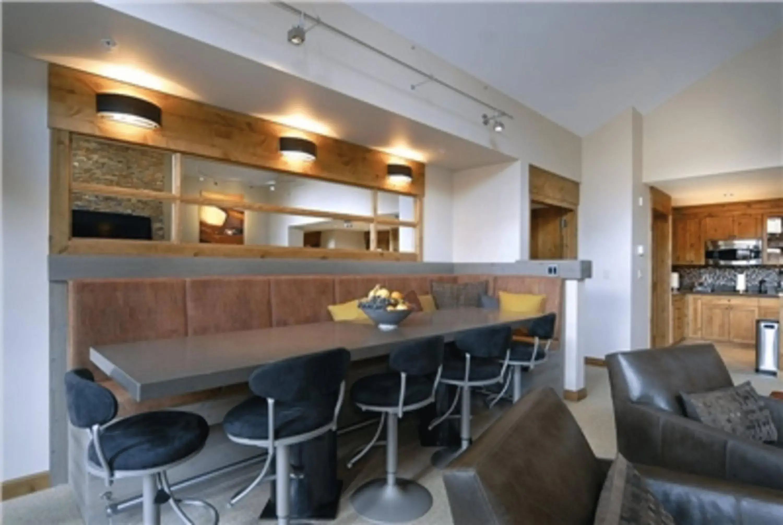 Restaurant/places to eat in The Lodge at Mountaineer Square Restaurant/places to eat in The Lodge at Mountaineer Square