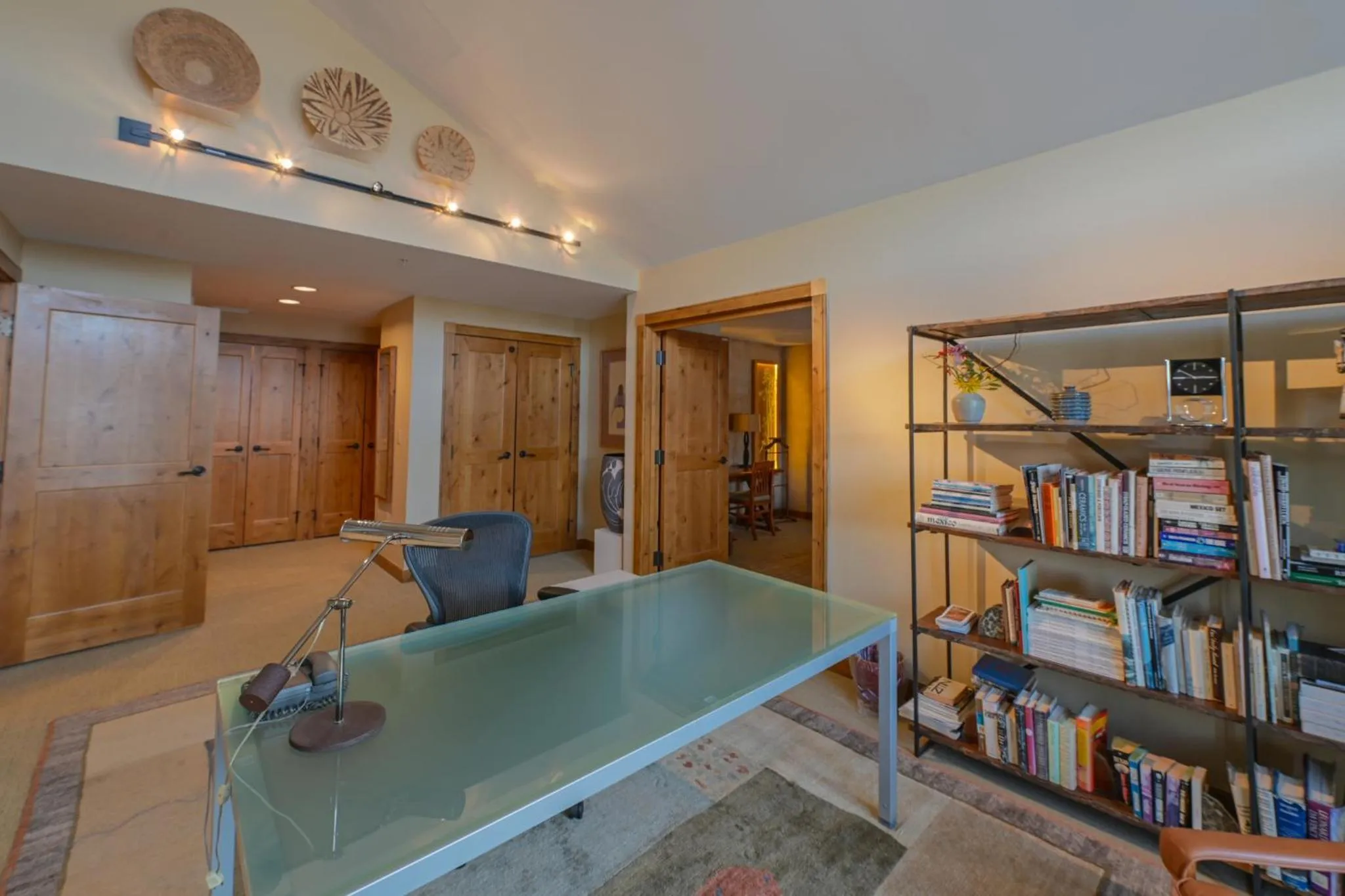 Living room in The Lodge at Mountaineer Square