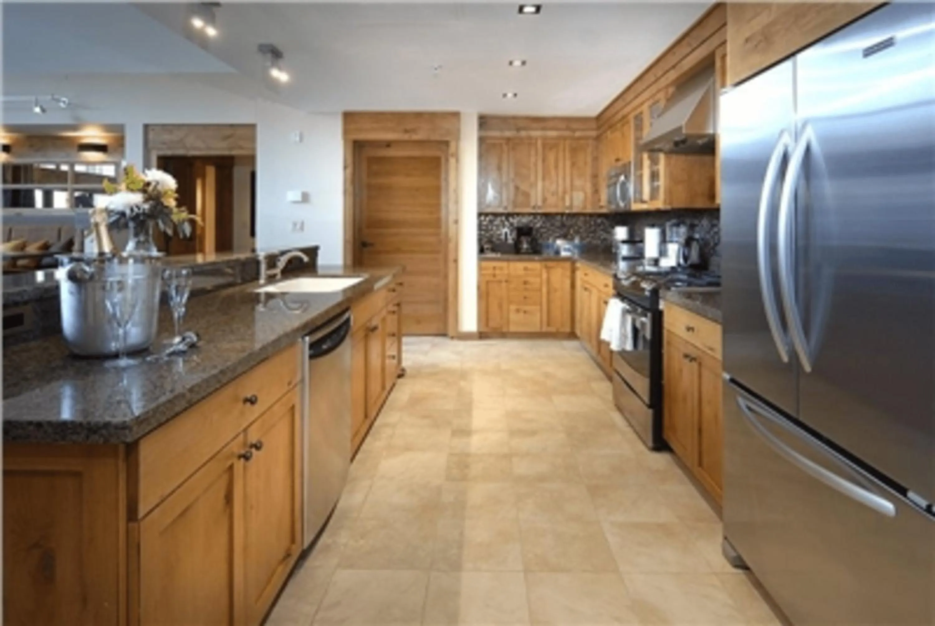 Kitchen or kitchenette in The Lodge at Mountaineer Square