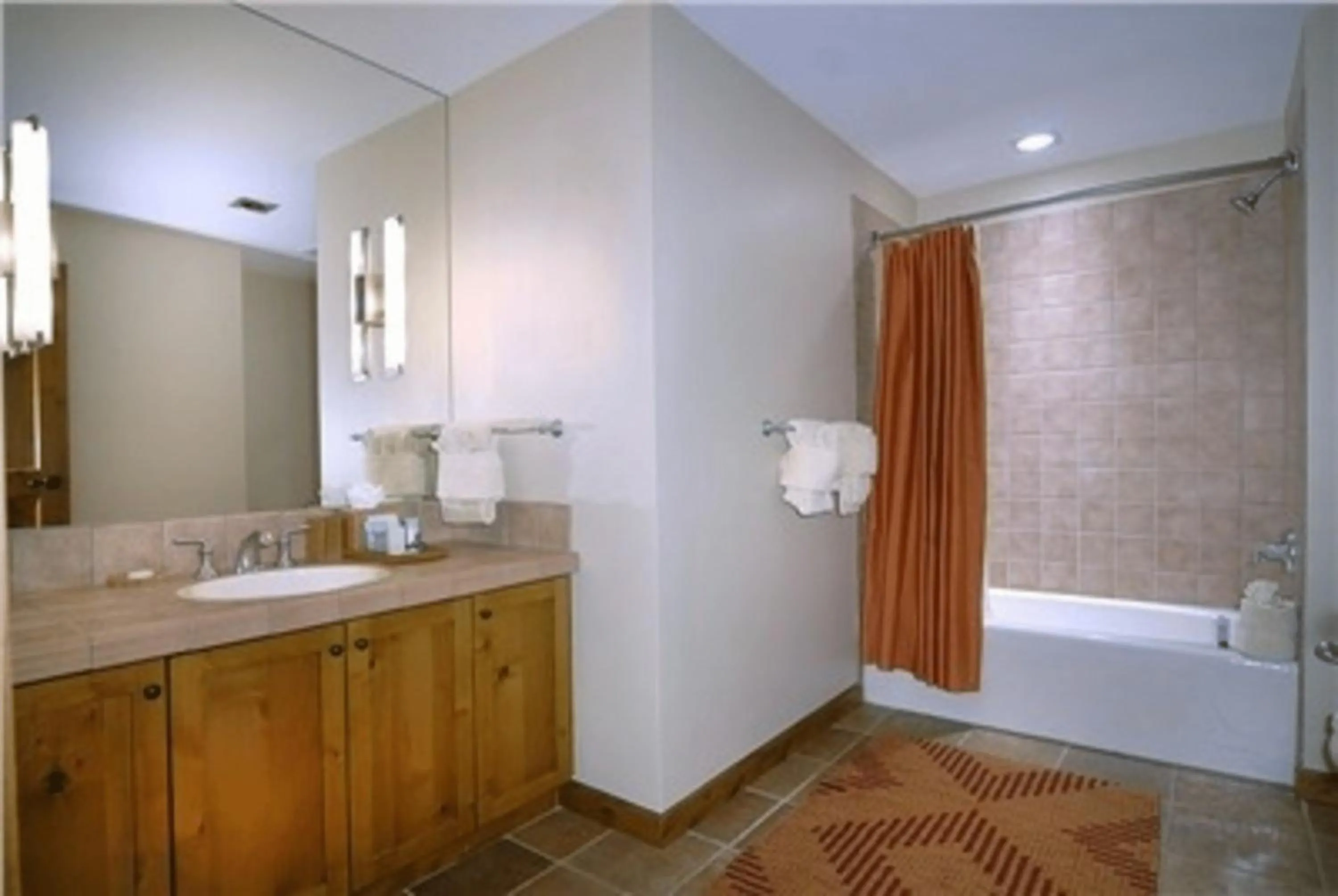 Bathroom in The Lodge at Mountaineer Square, A Vail Resorts Property