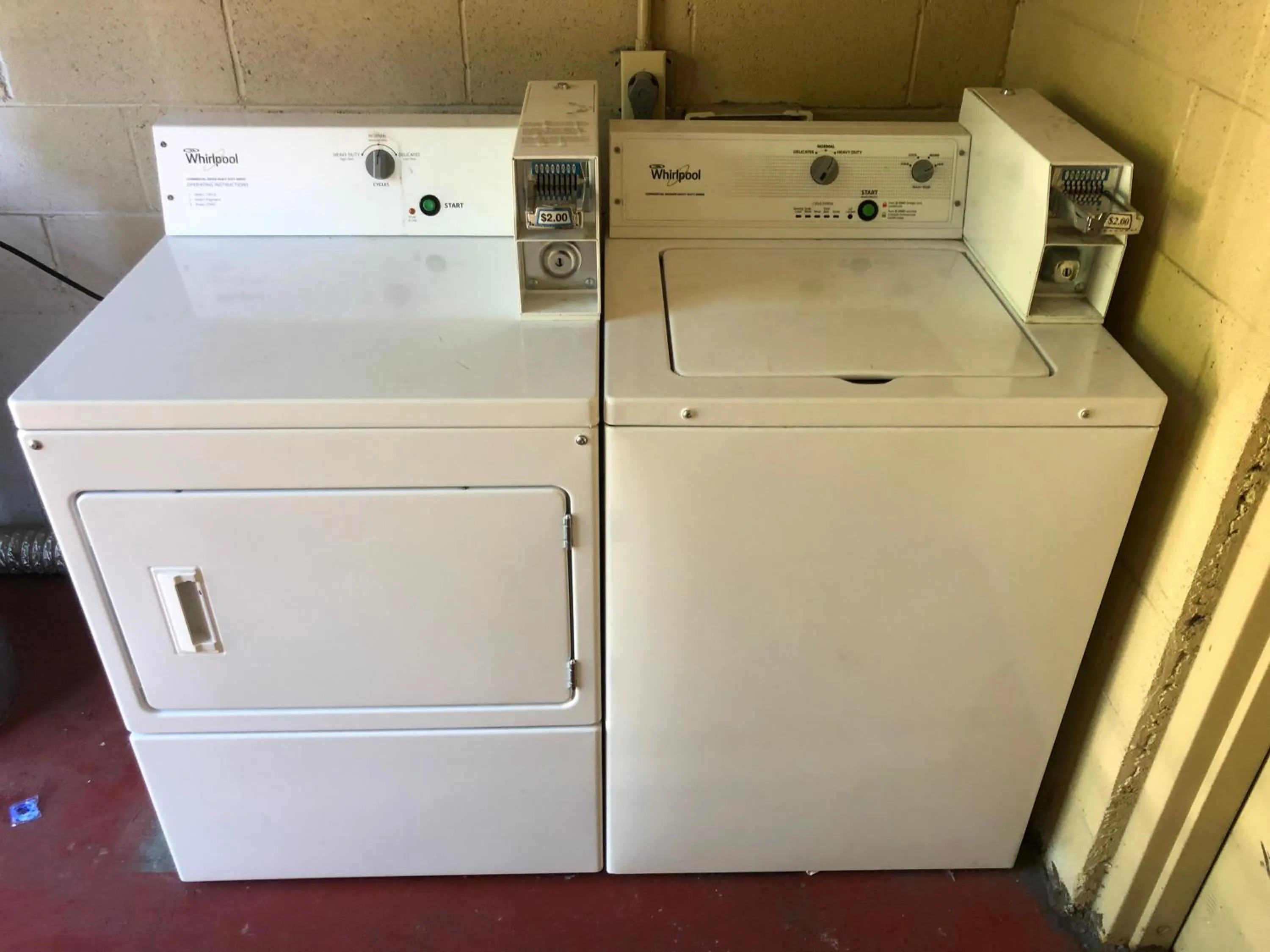 Kitchen/Kitchenette in Pin Oak Parkway Inn