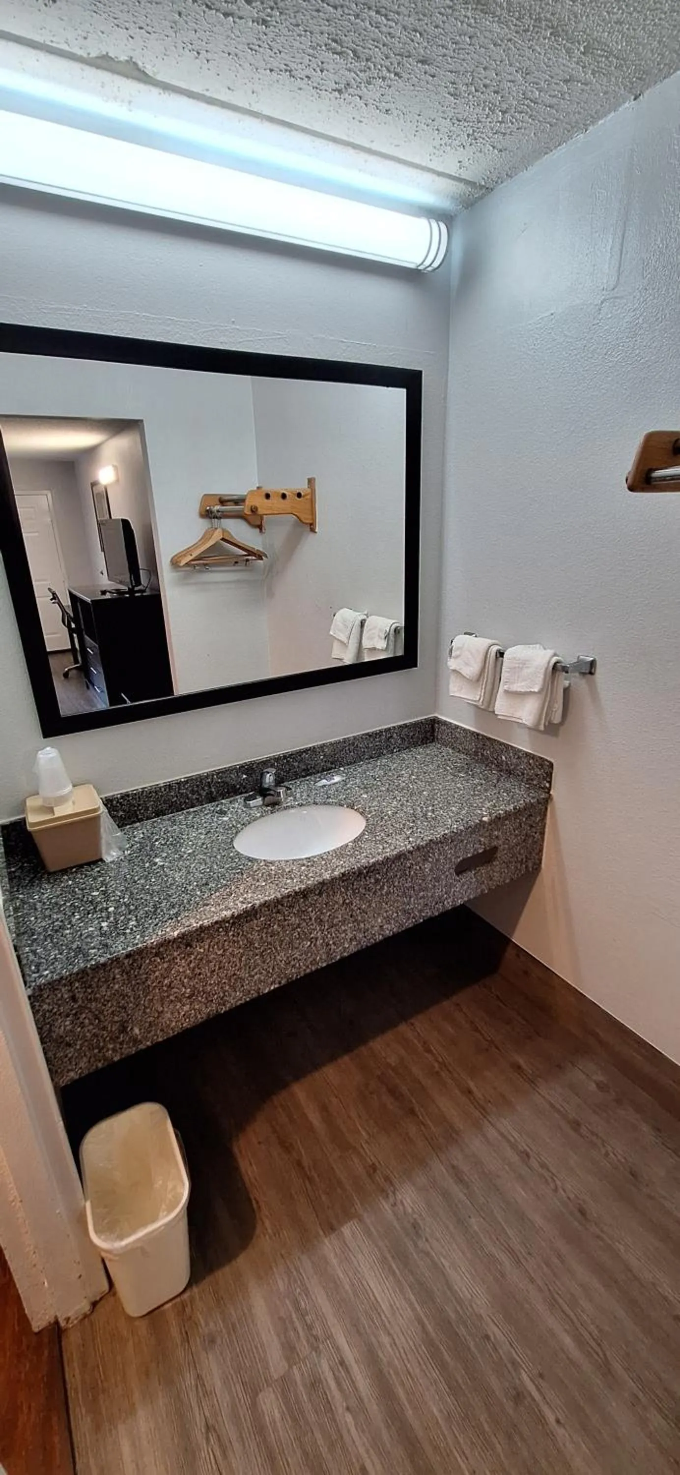 towels in Motel 6 Knoxville, Tn - East