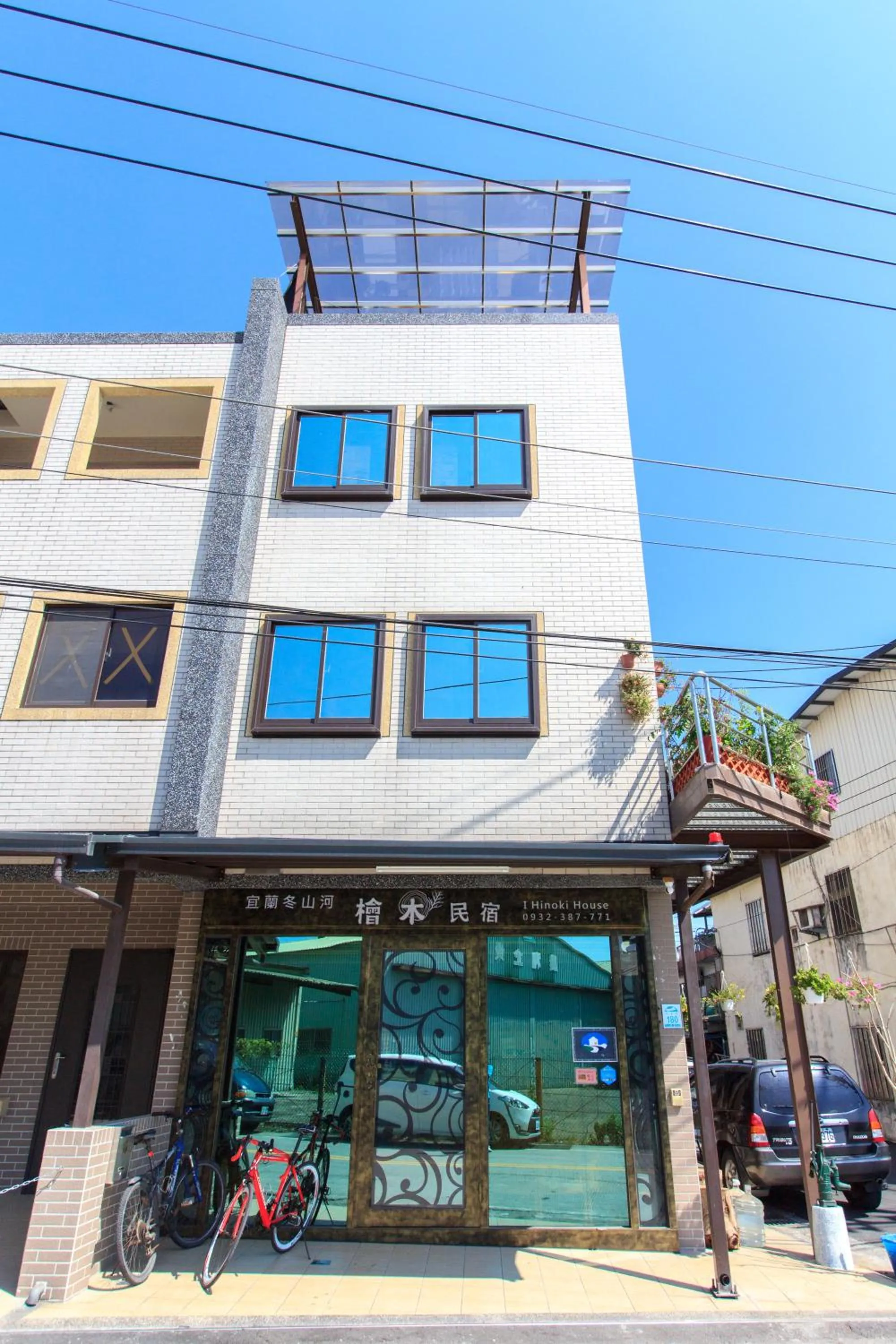 Facade/entrance in Yilan Dongshan Cypress B&B